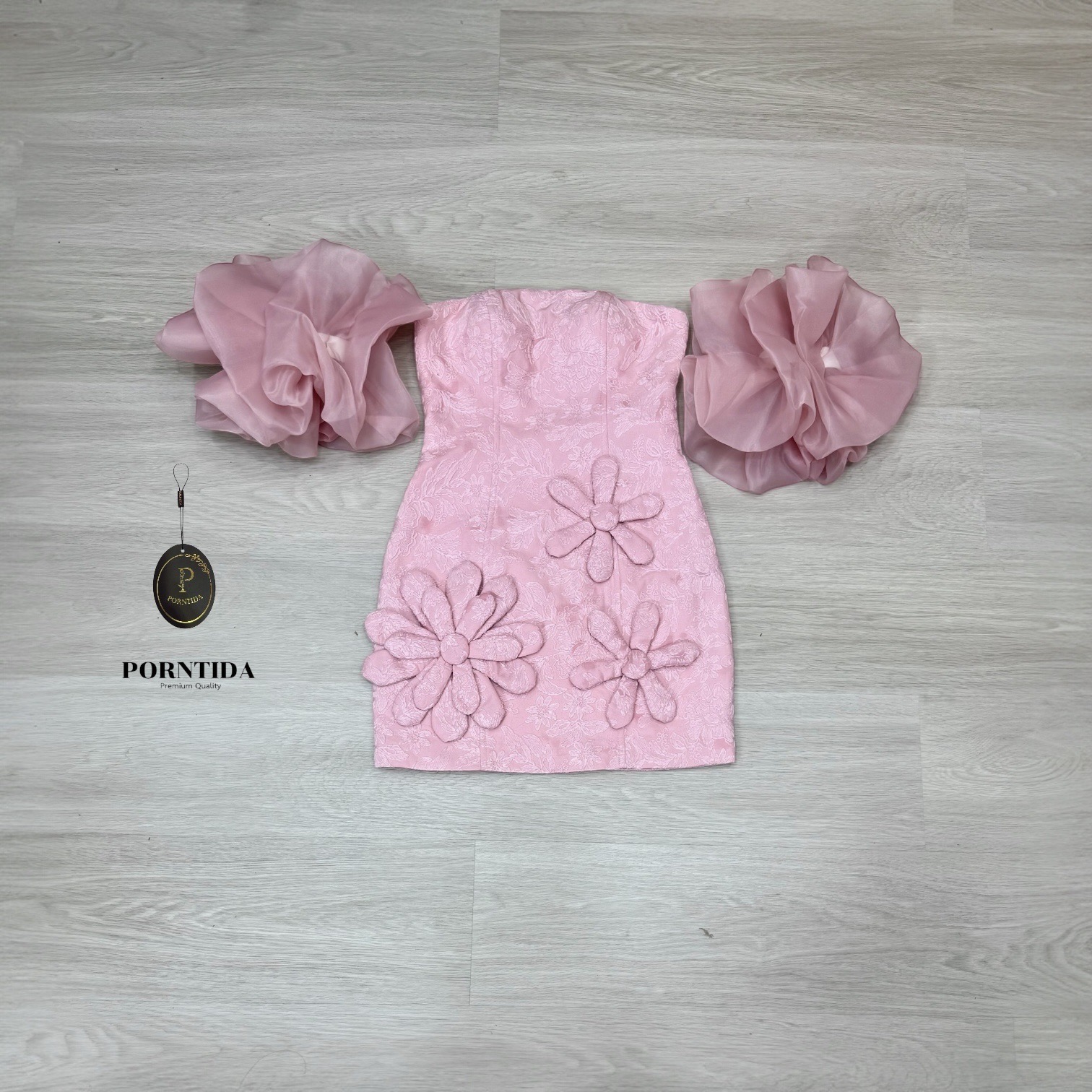 ชุดเดรส สีชมพู detail ชุดเดรสสีชมพูเกาะอก+ ใส่แบบปานไหล่แขนเสื้อสองข้างเป็นงานแยกชิ้นใส่ได้สองแบบหน้าอกเสริมฟองน้ำงานซิปหลังรุ่นนี้สวยอลังมาก #ชุดเซ็ต #ชุดpr #ชุดถ่ายรูปคาเฟ่ #ชุด sexy #ชุดเดรสสีครีม #ชุดดินเนอร์ #ชุดเรียบหรูคุณหนู #ชุดงานแซบ #ชุดเรียบหรู