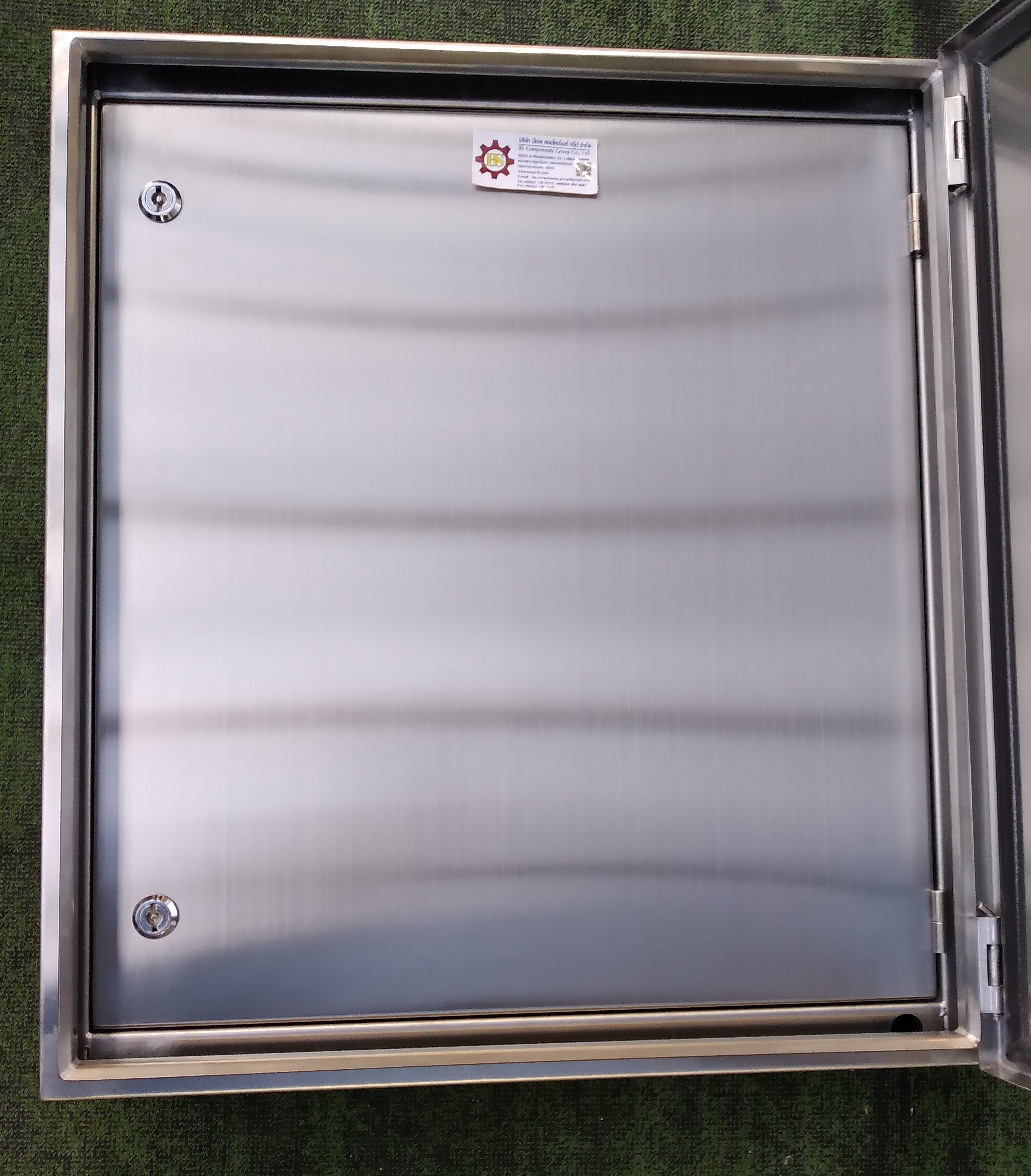 ตู้สแตนเลส 304 ฝาสองชั้น ทึบ กันน้ำ W606xH680xD300mm. Thk 1.5mm.