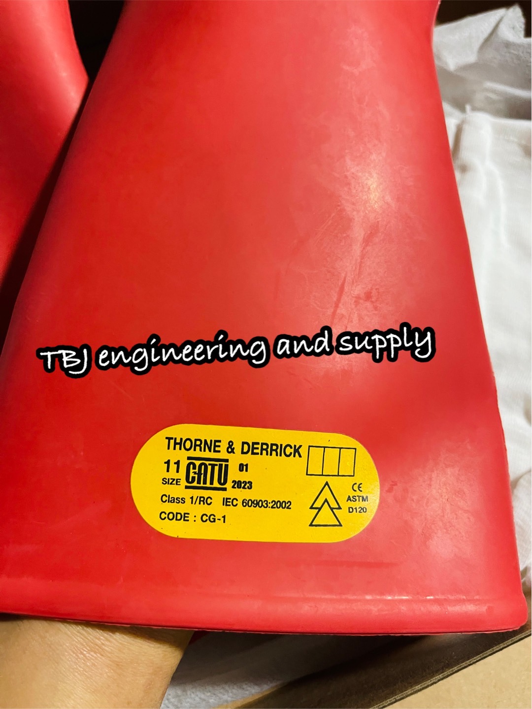 ถุงมือกันไฟฟ้าดูด Class 1 ( Max 7,500 Volt)