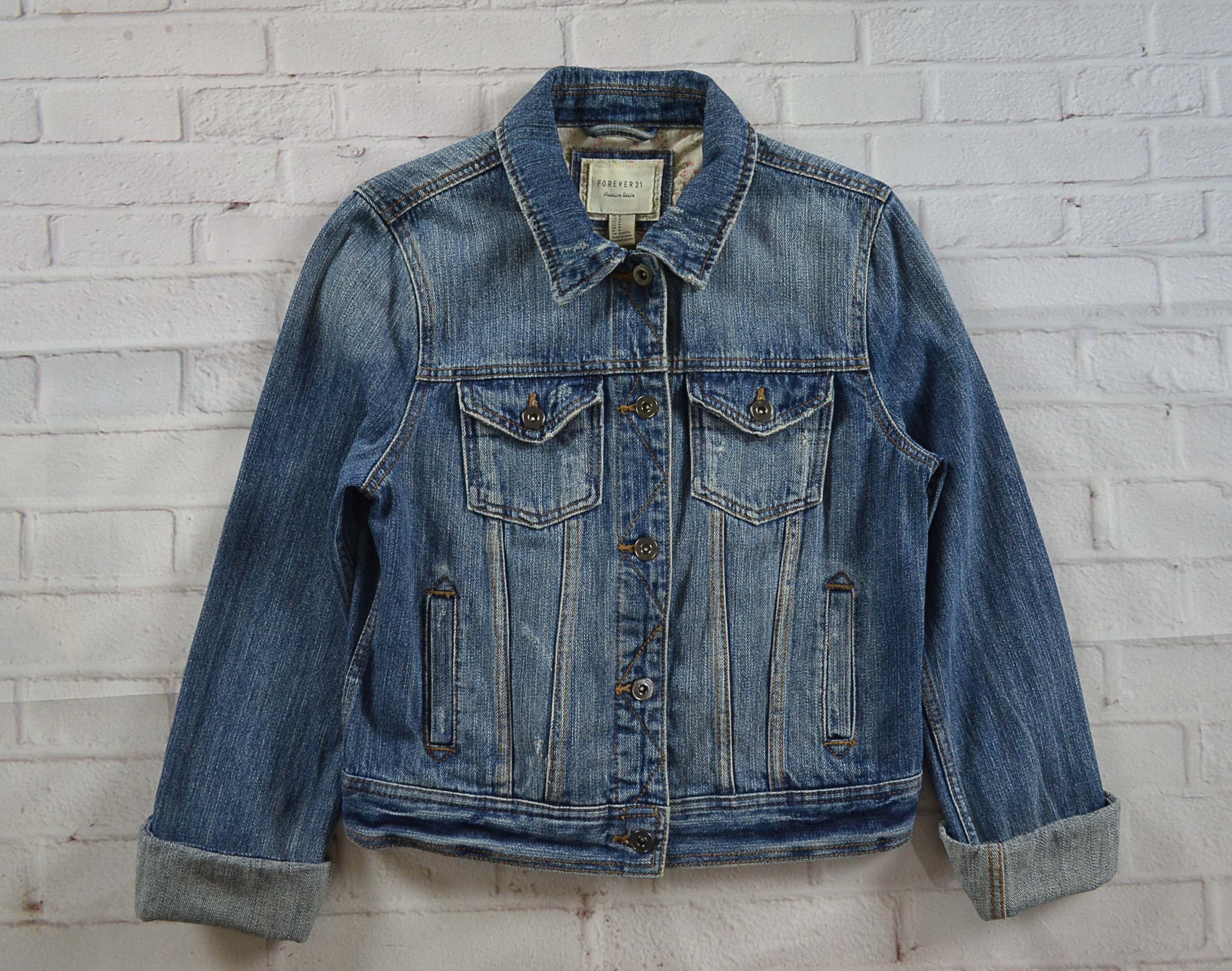 FOREVER 21 อกจริง37' (M) เสื้อแจ็คเก็ตยีนส์ เสื้อยีนส์แขนยาวหญิงชาย ผ้านุ่มใส่สบายใส่คลุมทรงสวย