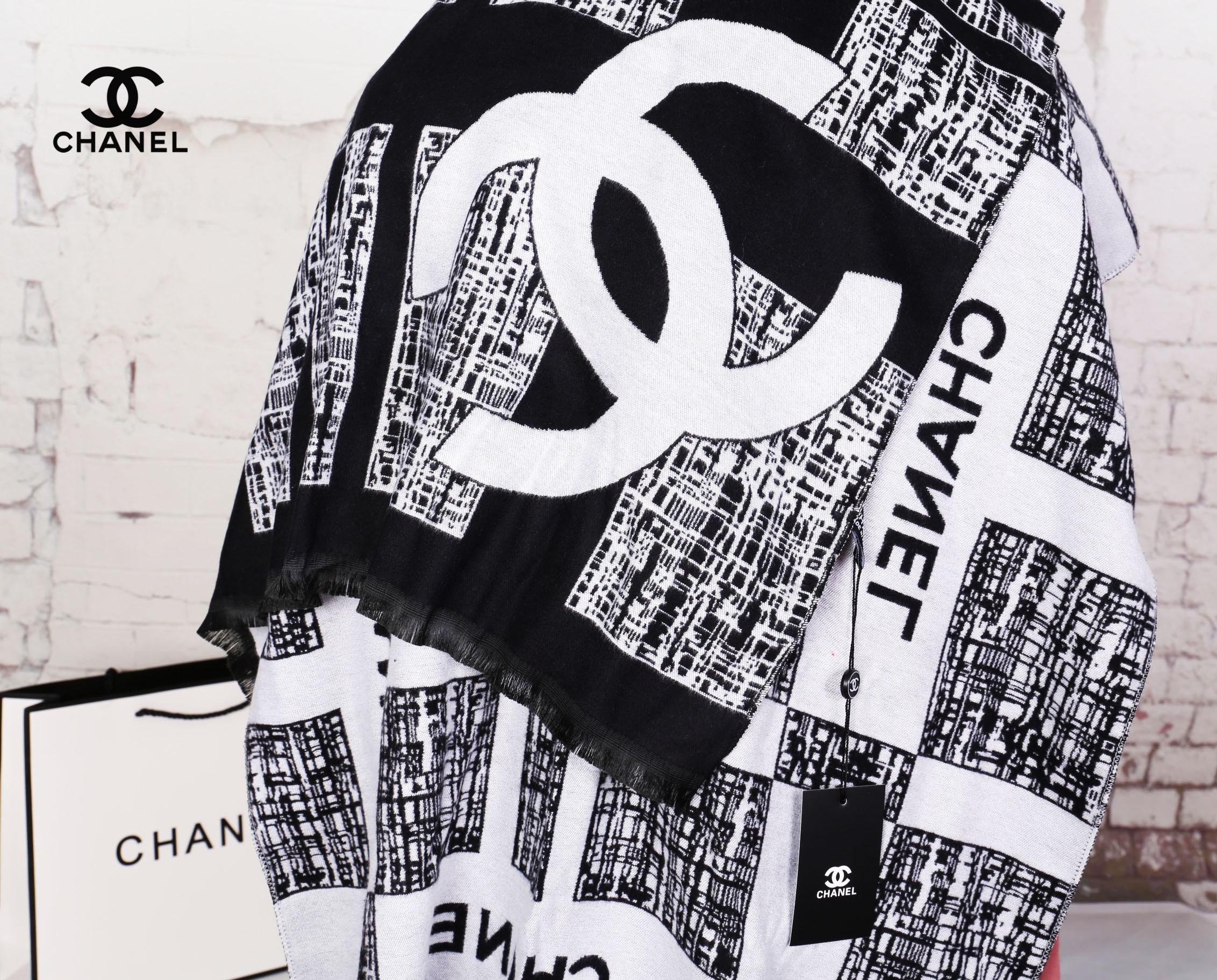 ผ้าพันคอไฮโซแบรนด์เนมชาแนลพรีเมี่ยมกิ๊ฟ Chanel Scarf/Wrap ผ้าพันคอ/ผ้าคลุมไหล่