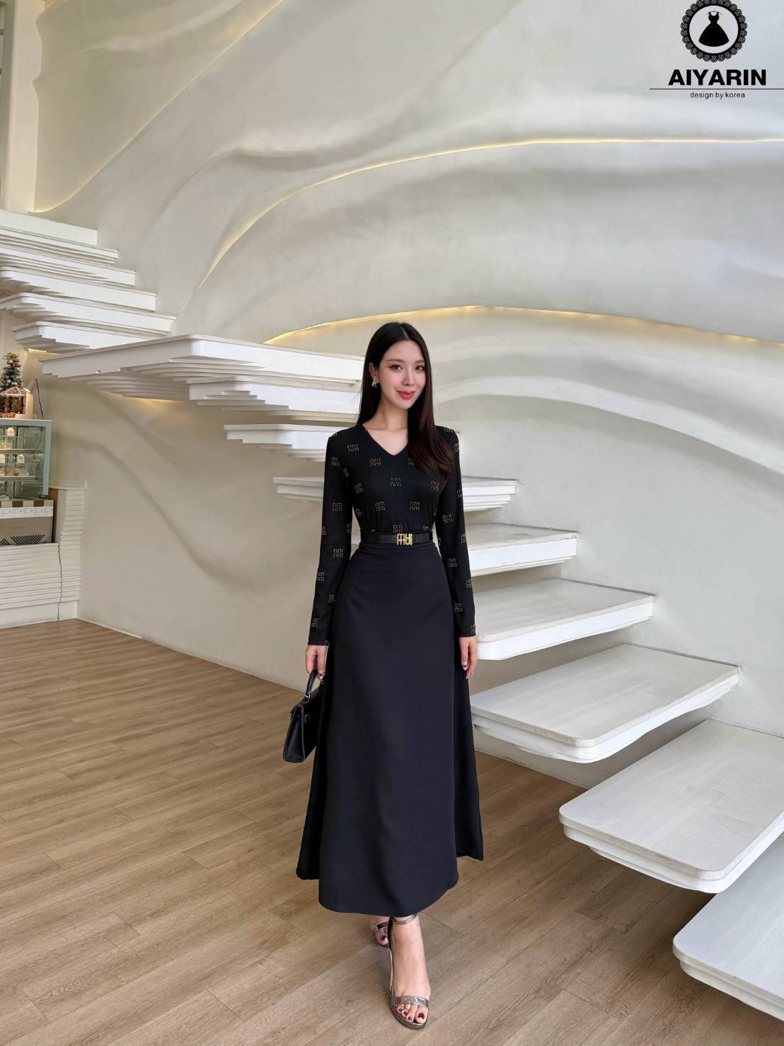 set เซ็ตชุดเสื้อเเขนยาวผ้า ปักกรีเตอร์ผ้าสวยมาพร้อมกระโปรงเเละมีเข็มขัดตรงเอวน่ารักมั้กๆเนื้อผ้าดีจะใส่งานได้ทุกโอกาศเลยคะ สวยเก๋น่ารักข้ากับสีชุดไฮโซมั้กๆอย่างดีเสื้อดูเก๋ๆเสื้อดูเก๋ทรงเสื้อสวมใส่ง่ายมาพร้อมกระโปรงตรงเอวเข้ากับกระโปรงมั้กๆกระโปรงเข้าชุดผ