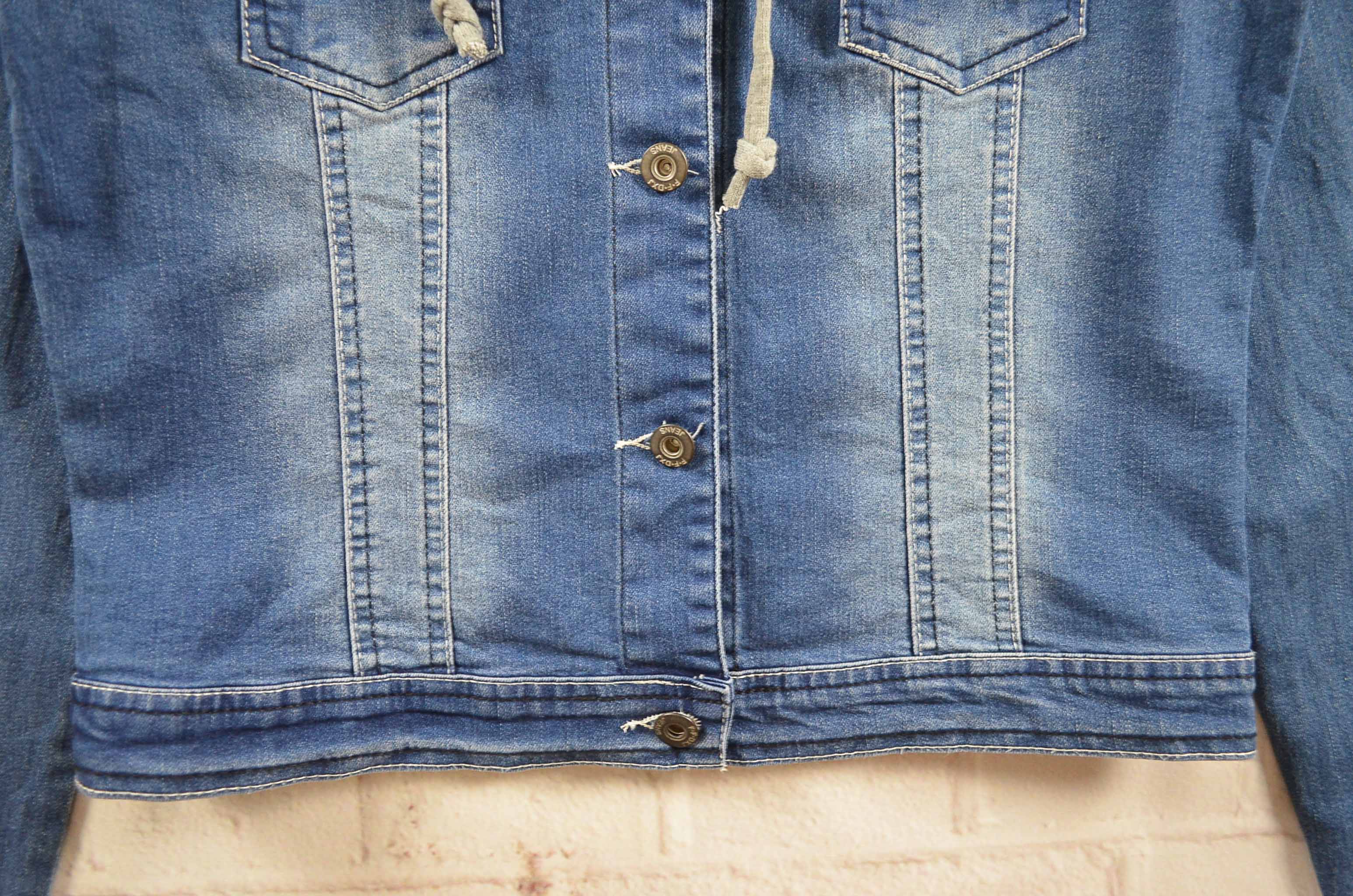 JEANS อกจริง36' (S) เสื้อแจ็คเก็ตยีนส์ เสื้อยีนส์แขนยาวหญิงชาย เนื้อผ้านุ่มใส่สบาย ผ้ายืด มีฮูดไว้กันแดด ทรงน่ารัก