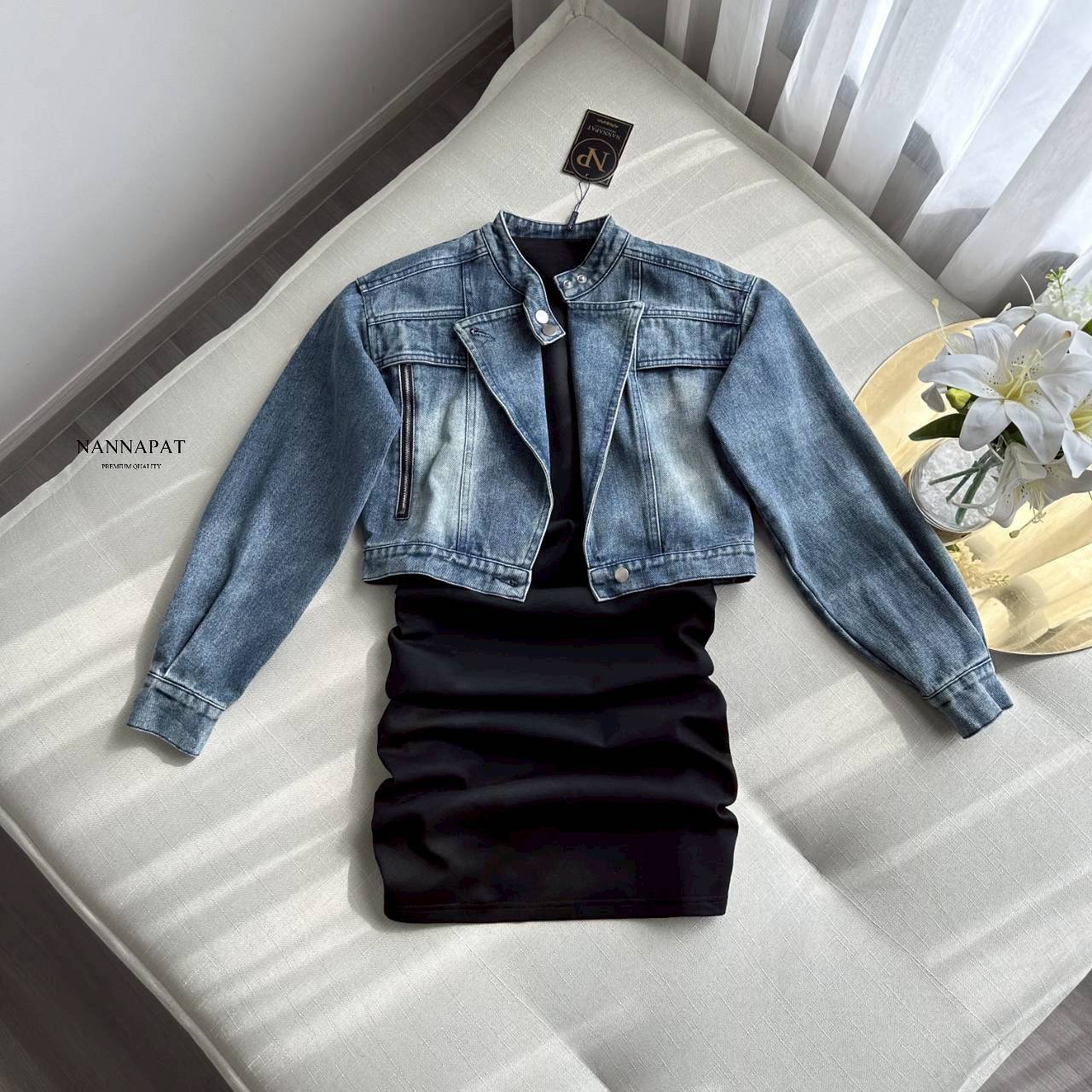 SET เสื้อยีนส์แท้ฟอก + เดรสผ้ายืดนุ่ม เข้ารูปเก็บทรงสวย จีบย้นด้านข้างเก๋ไก๋