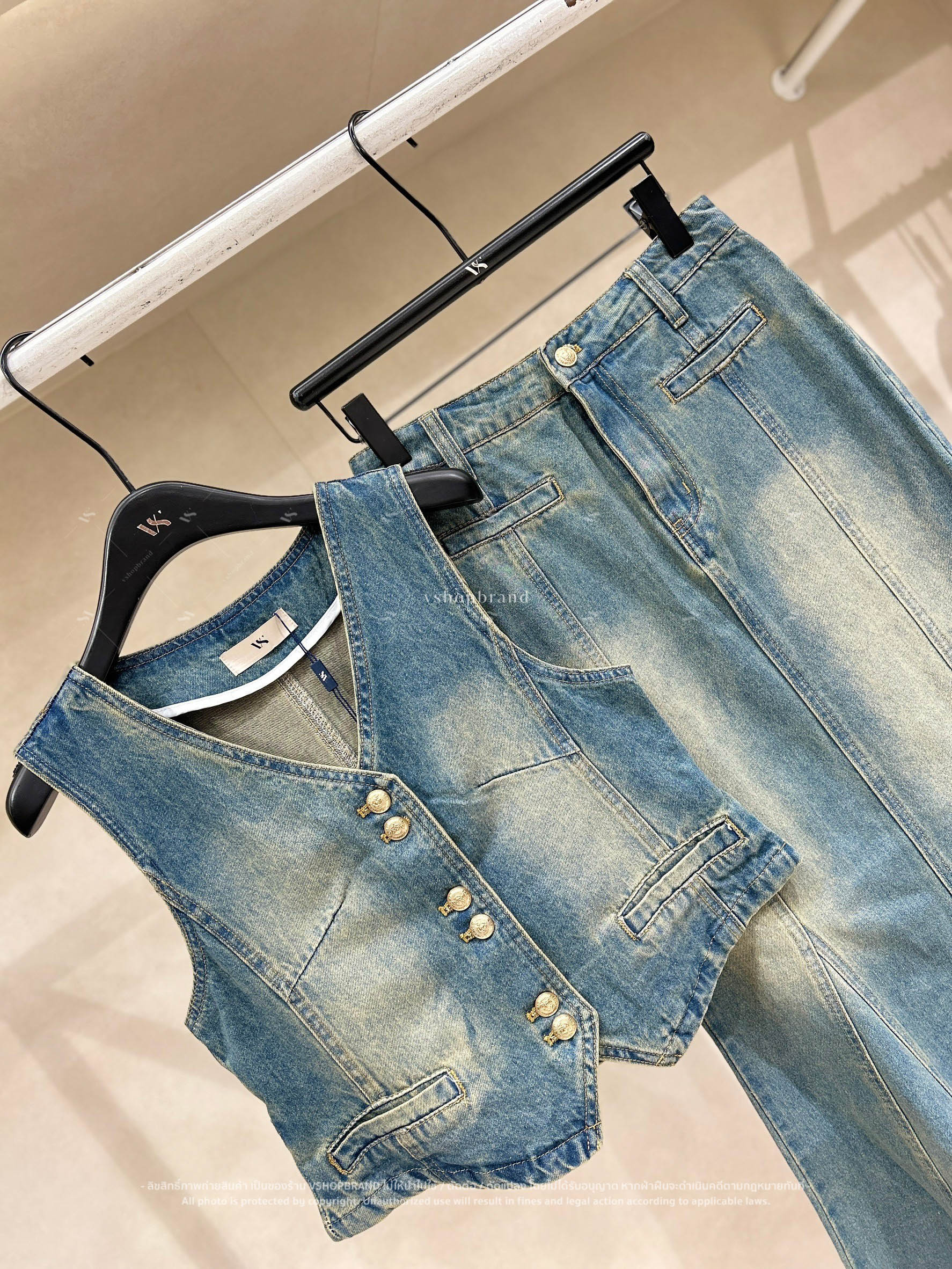 Set เสื้อยีนส์แขนกุดฟอกหน้า + กระโปรงยีนส์ชายหางปลา