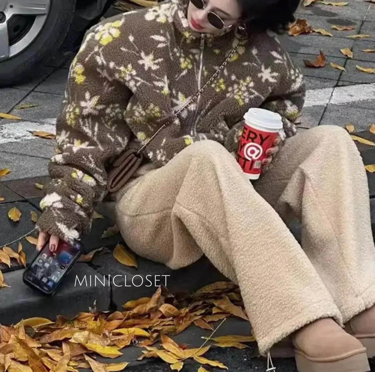 เสื้อกันหนาว งานเสื้อขนแกะลายดอกฮิปๆ น้ำหนักเบา กระเป๋าข้างซิปหน้ารูดสุดถึงคอ เข้าใจนักเดินทางสุด ห้ามพลาดค่ะ