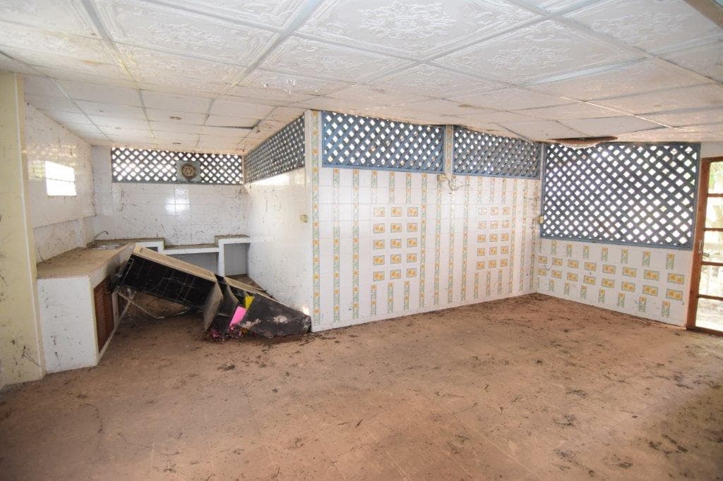 ด่วนขายบ้านพร้อมที่ดิน 1 ไร่ราคาถูกที่สุดพร้อมเข้าอยู่ใกล้ถนนใหญ่ 350 เมตร ใกล้ธนาคารออมสินเด่นชัย 528 เมตร