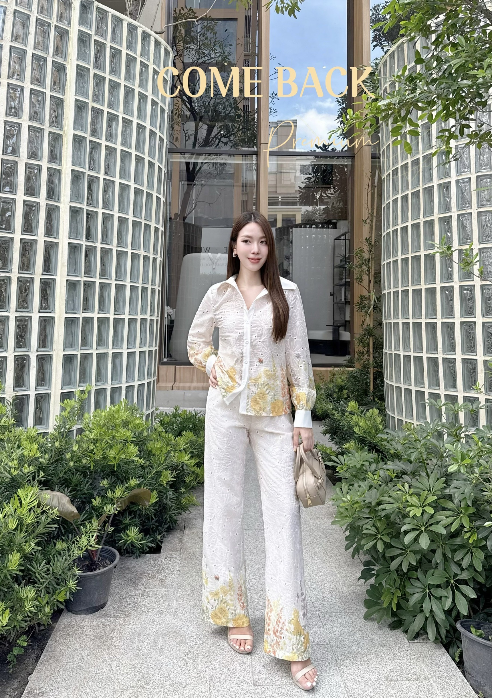 ชุดเซ็ตลูกไม้เสื้อเชิ้ตแขนยาวมาคู่กับกางเกงขายาวพิมพ์ลาย เนื้อผ้าลูกไม้อย่างดี ใส่สบายเหมาะกับหน้าร้อน รับประกันความสวยของรุ่นนี้เลยค่ะ ใส่แล้วดูสวยทันสมัยมากค่ะ