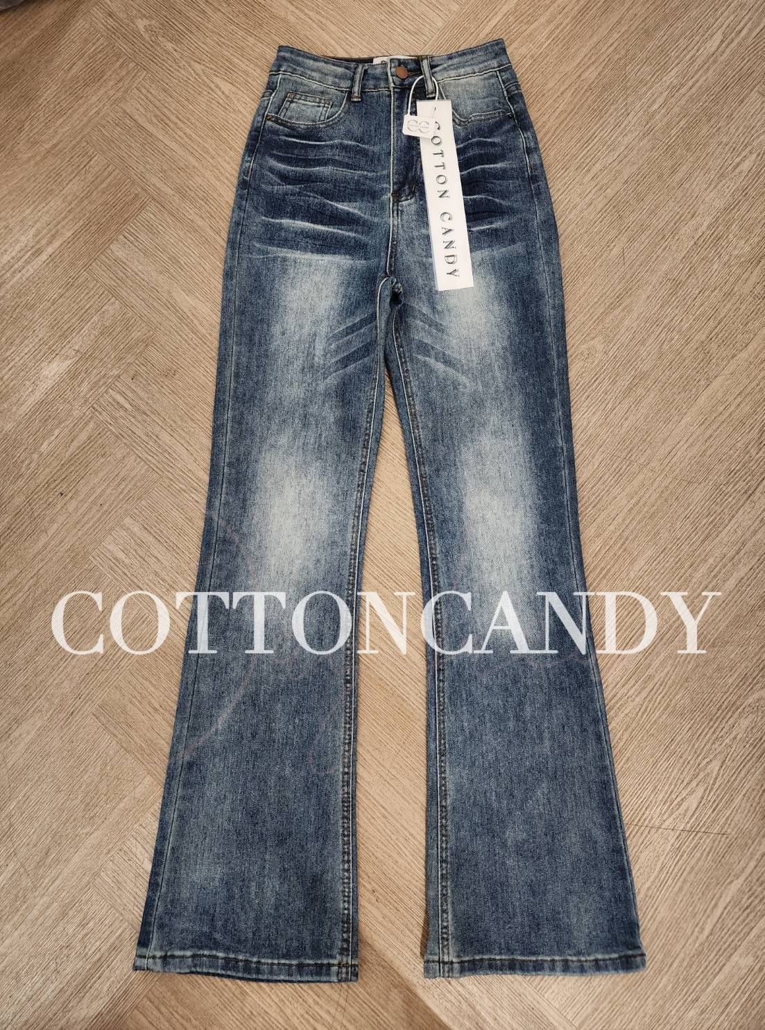 COTTONCANDY.แนะนำเลยคร่าา ผ้ายีนส์เกรดพรีเมี่ยมเท่านั้น เนื้อผ้ามีความยืดหยุ่นเล็กน้อยใส่สบายสุดๆ ฟอกสีสวย ลายเฟดสวย ใส่แล้วดูเพรียวสุดๆคร่าาาาา