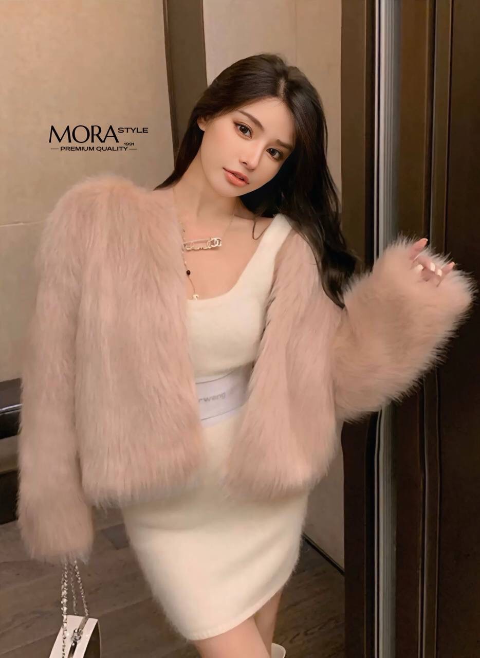 เสื้อคลุมแขนยาวแต่งขนทั้งตัว งานสวยแพง เหมาะกับแฟชั่นหนาวนี้สุดๆ ดีไซน์ออกมาเก๋ งานคือน่ารักมากค่ะ สาวๆต้องมีติดตู้นะคะ