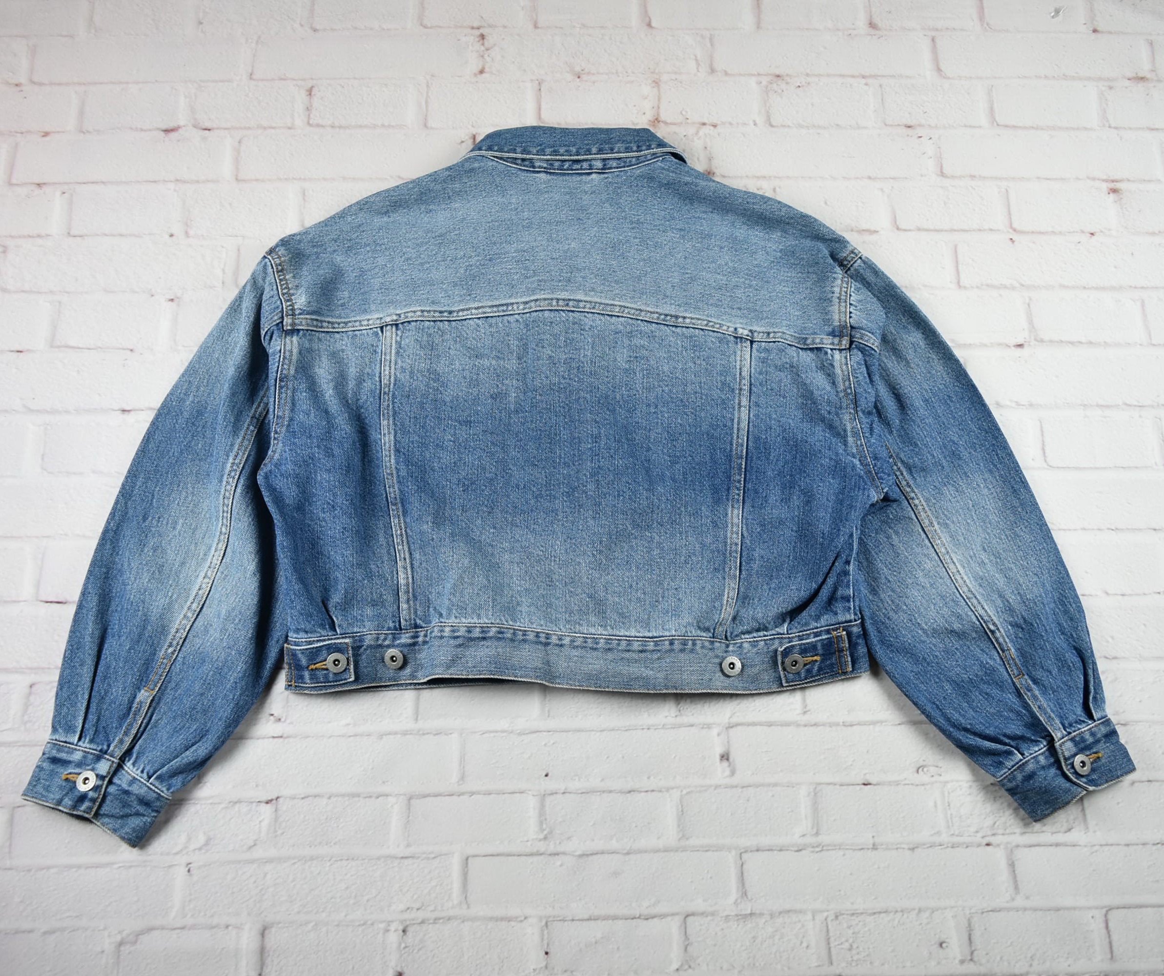 GU อกจริง 42 ไซส์ L เสื้อแจ็คเก็ตยีนส์ แขนยาว ผู้หญิง ทรงครอป เนื้อผ้านุ่มใส่สบาย