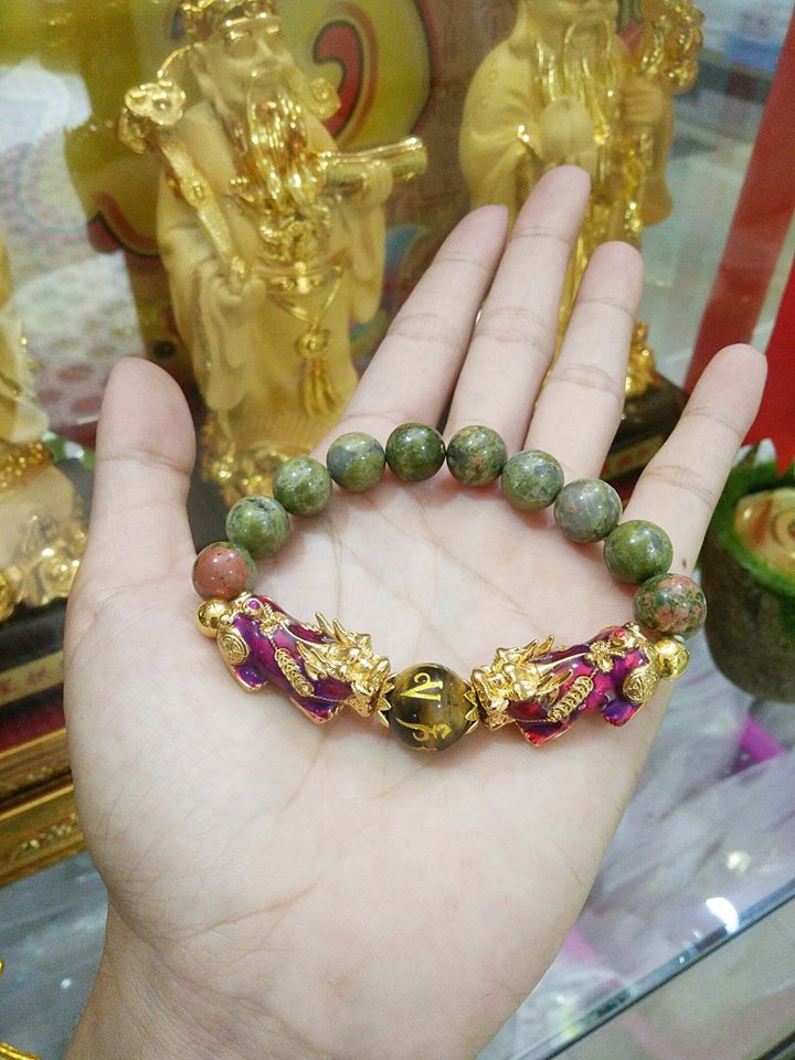 สร้อยข้อมือปี่เซียะคู่เปลี่ยนสีได้ประดับหินถูกหวย รุ่นฮิตมากสำหรับคนชอบเสี่ยงโชค