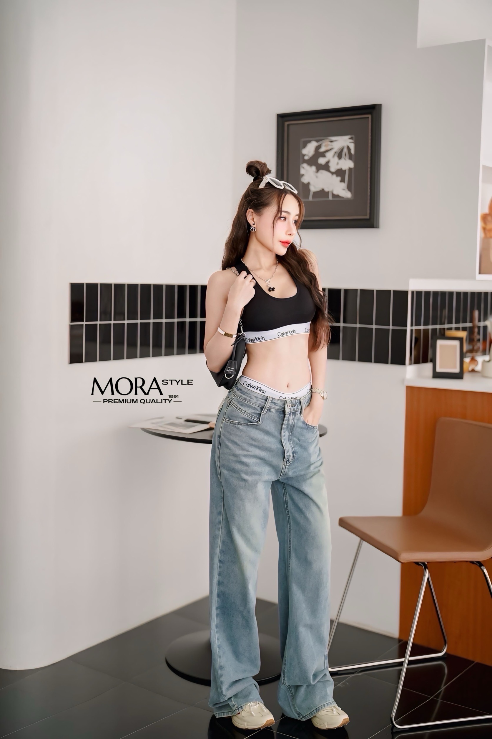 Set 3 ชิ้น เซ็ตบราตัวในพร้อมกางเกงแต่งขอบโลโก้อย่างดี ผ้ายืดหยุ่นใส่สบาย มาพร้อมกับกางเกงยีนเอวสูง ขากระบอกใหญ่ ทรง baggy มาในลุคเท่ๆ เอาใจสายสปอร์ตคูลๆโดยเฉพาะเลยค่