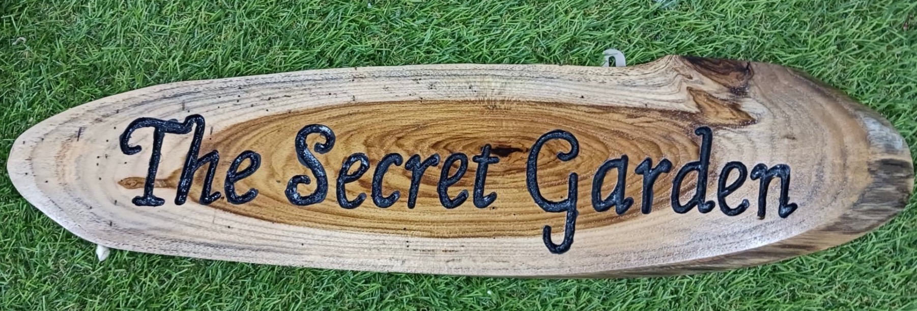 งานป้ายไม้สัก ฉลุอักษร กัดเรียบ พ่นเครือบสีธรรมชาติ ขนาดป้าย 50 x 18 cm