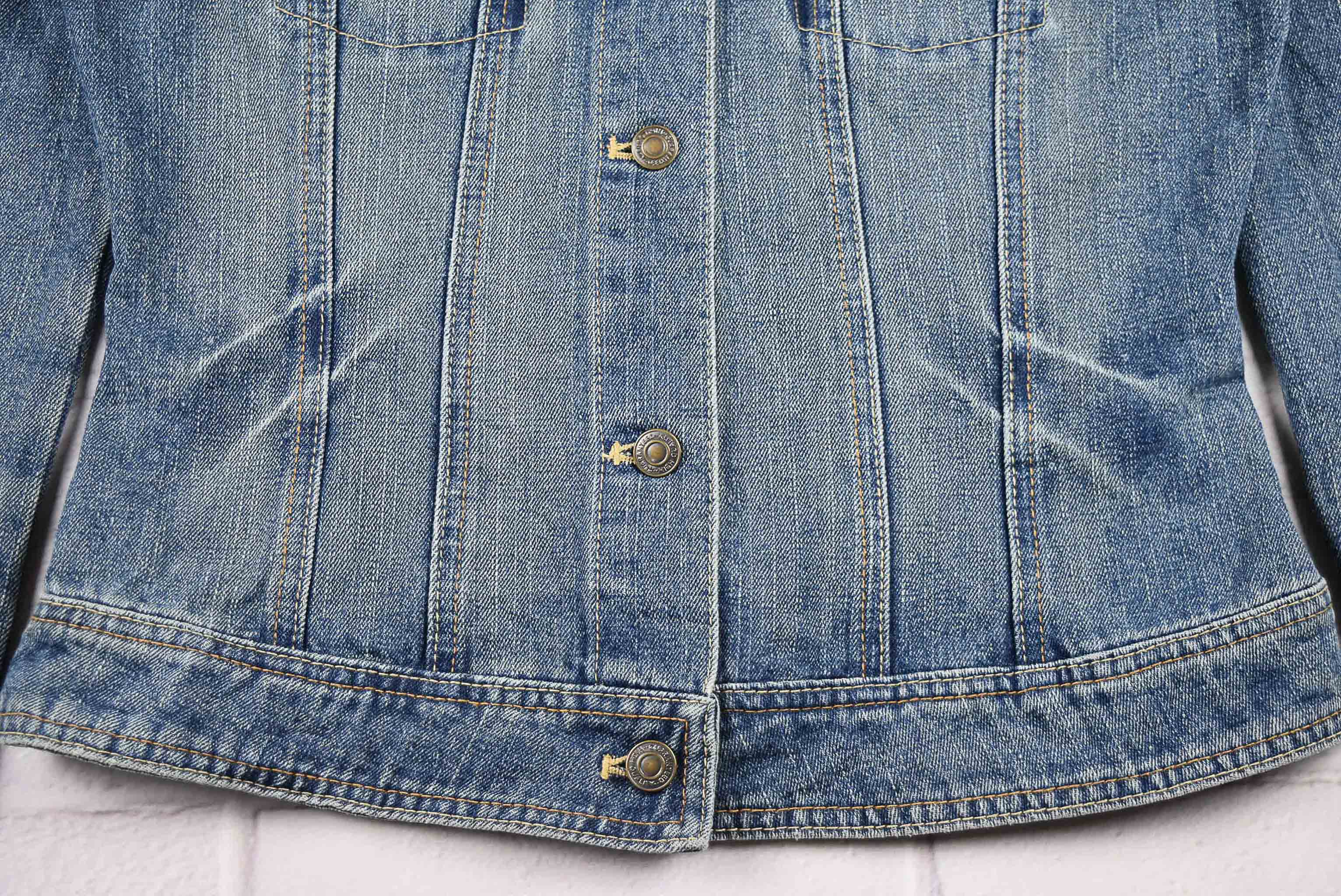 CRAZY ANCBI อกจริง 37 ไซส์ M เสื้อแจ็คเก็ตยีนส์ แขนยาว ผู้หญิง แต่งขาด ทรงสวยใส่สบาย เนื้อผ้านุ่มใส่สบาย