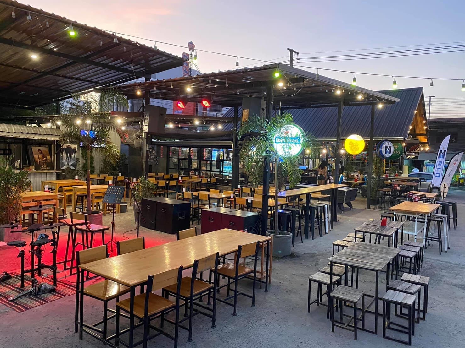 เปิดเซ้งกิจการร้านคาเฟอีนร้านอาหาร + นั่งชิล + กาแฟใจกลางเมืองสุรินทร์ติดถนนศิริรัฐใกล้รร.ทองธารินทร์เหมาะสำหรับผู้รักในการทำธุรกิจ