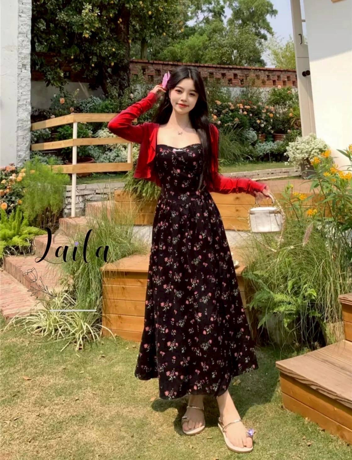 Tag:LAILA Deta:Setเสื้อคลุม+เดรสยาว เดรสยาวทรงสายเดี่ยว งานแต่งทรงช่วงอกตีเกร็ดสวยๆ พิมพ์ลายดอกไม้ทั้งตัวงายสีพรางหุ่นดีมากค่าา แอบเก๋ด้วยการแต่งผ่าหน้าขาสวยสวย