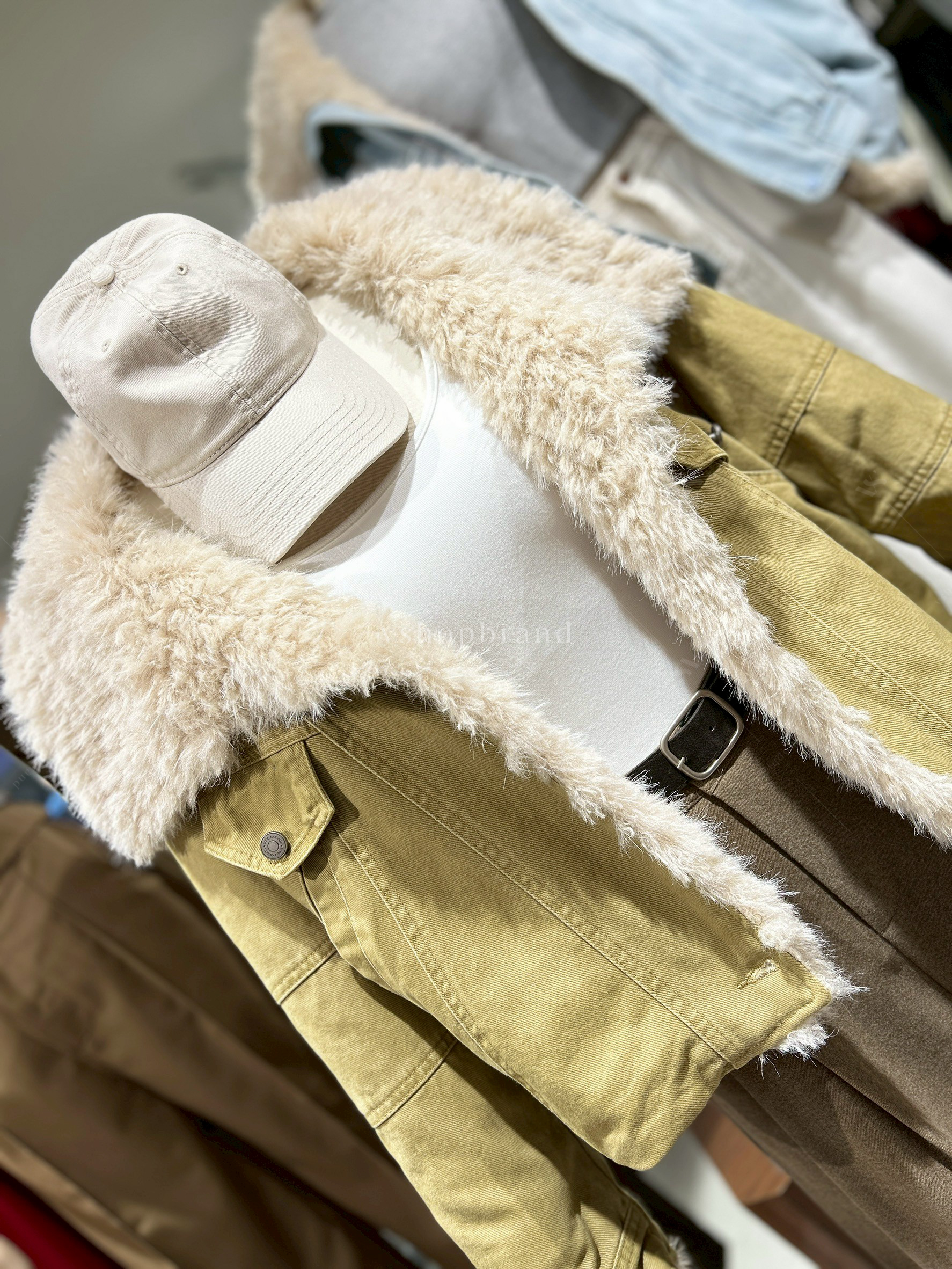 แจ็คเก็ตยีนส์ตีเกร็ดหน้า ปกเฟอร์