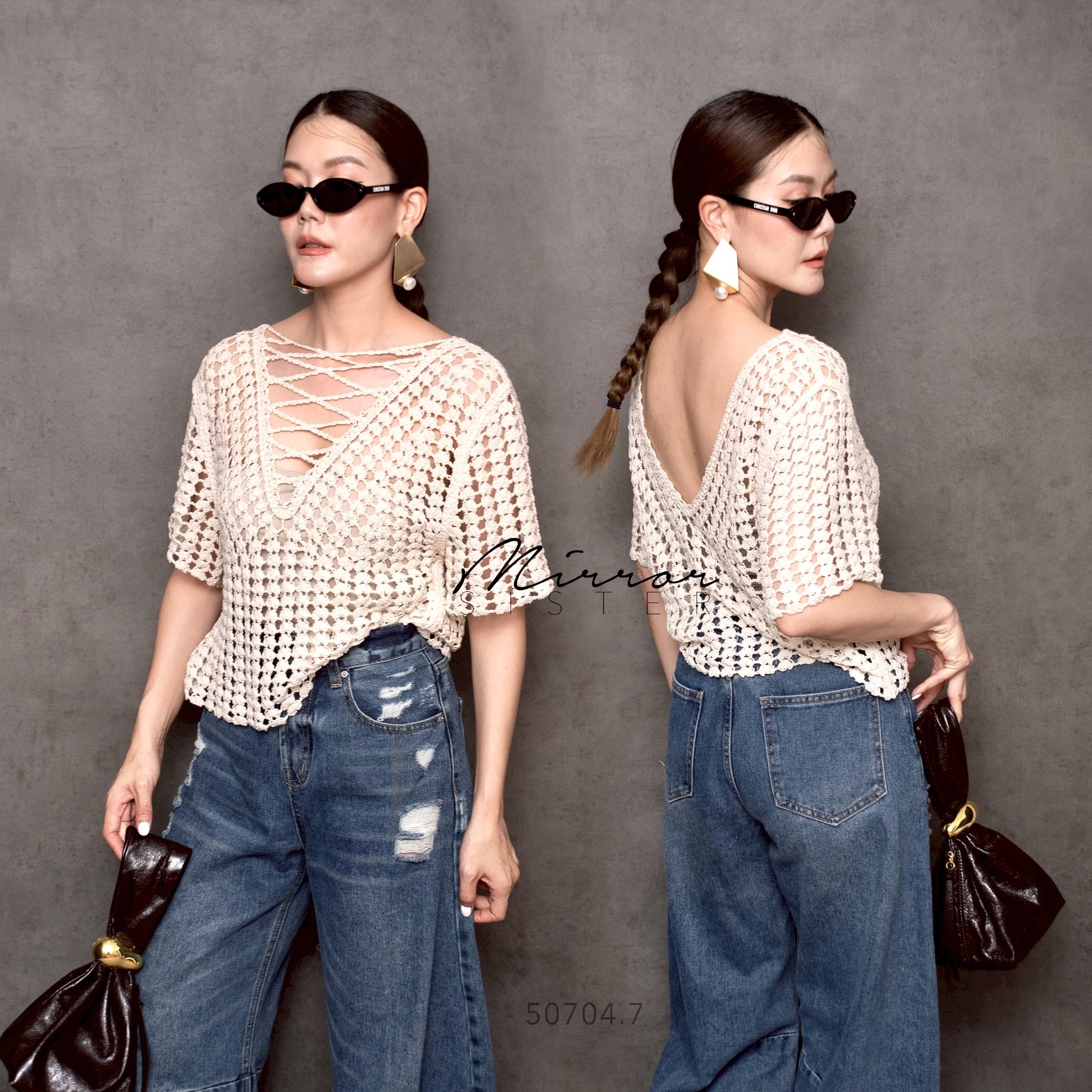 MiRRoRSiSTER's HEY CRoCHeT BLoUSE•• เสื้อถักโครเชต์ดีไซน์เปิดไหล่เล็ก ๆ พร้อมดีเทลไขว้ด้านหน้า/หลัง ที่ปรับใส่ได้ 2 แบบในตัวเดียว! จะใส่โชว์หลังแซ่บ ๆ หรือใส่แบบครอสด้านหน้าก็ได้ลุคที่ต่างแต่สวยไม่แพ้กัน