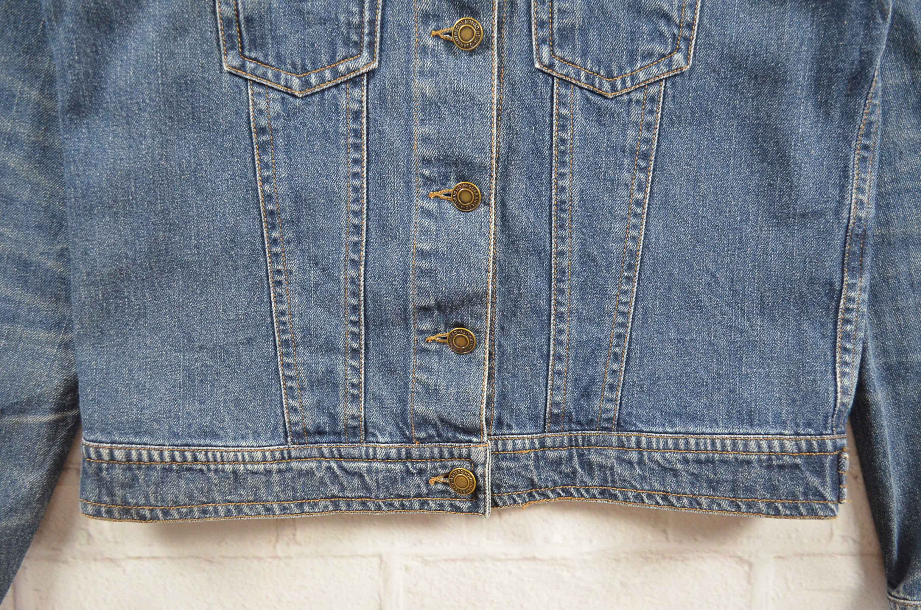 MAJESTIC LEGON อกจริง35' (S) เสื้อแจ็คเก็ตยีนส์ เสื้อยีนส์แขนยาวหญิงชาย เนื้อผ้านุ่ม สภาพสวยใส่สบาย