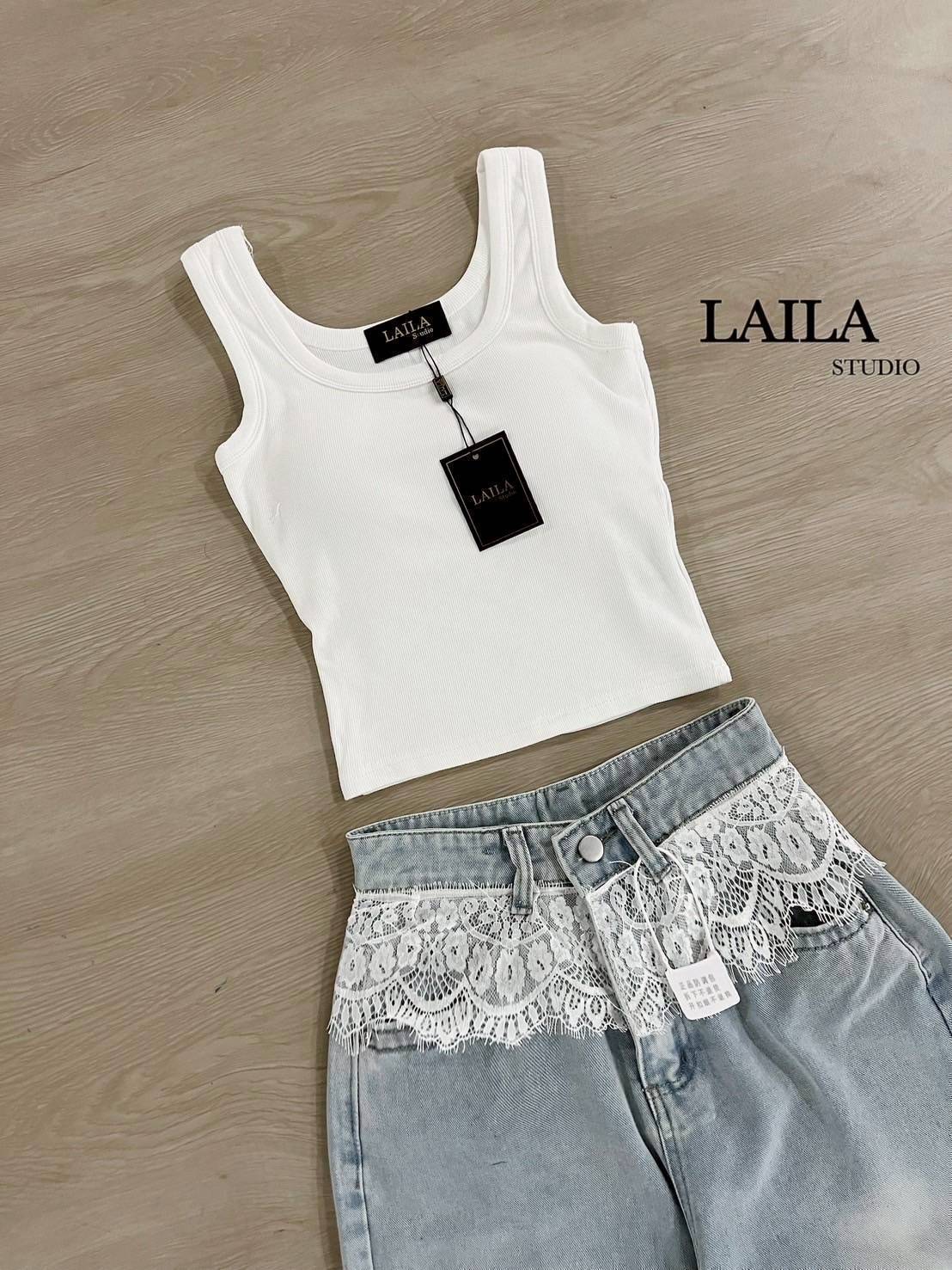 SETเสื้อ+กางเกง งานเสื้อกล้ามทรงกึ่งครอป แต่งเสริมทรงที่อก มาในโทนขาวเรียบๆ เนื้อผ้าสวยนิ่มเด้ง มาพร้อมกางเกงยีนส์ขายาวแท้💯 งานสีฟอก แต่งลูกไม้ช่วงขอบกางเกงเพิ่มความโดดเด่นให้กับชุด แมชกันลงตัวสุดๆลุคสาวเท่สาวมั่นน่ารักแมชใส่ง่ายสุดๆ #byLaila #ชุด
