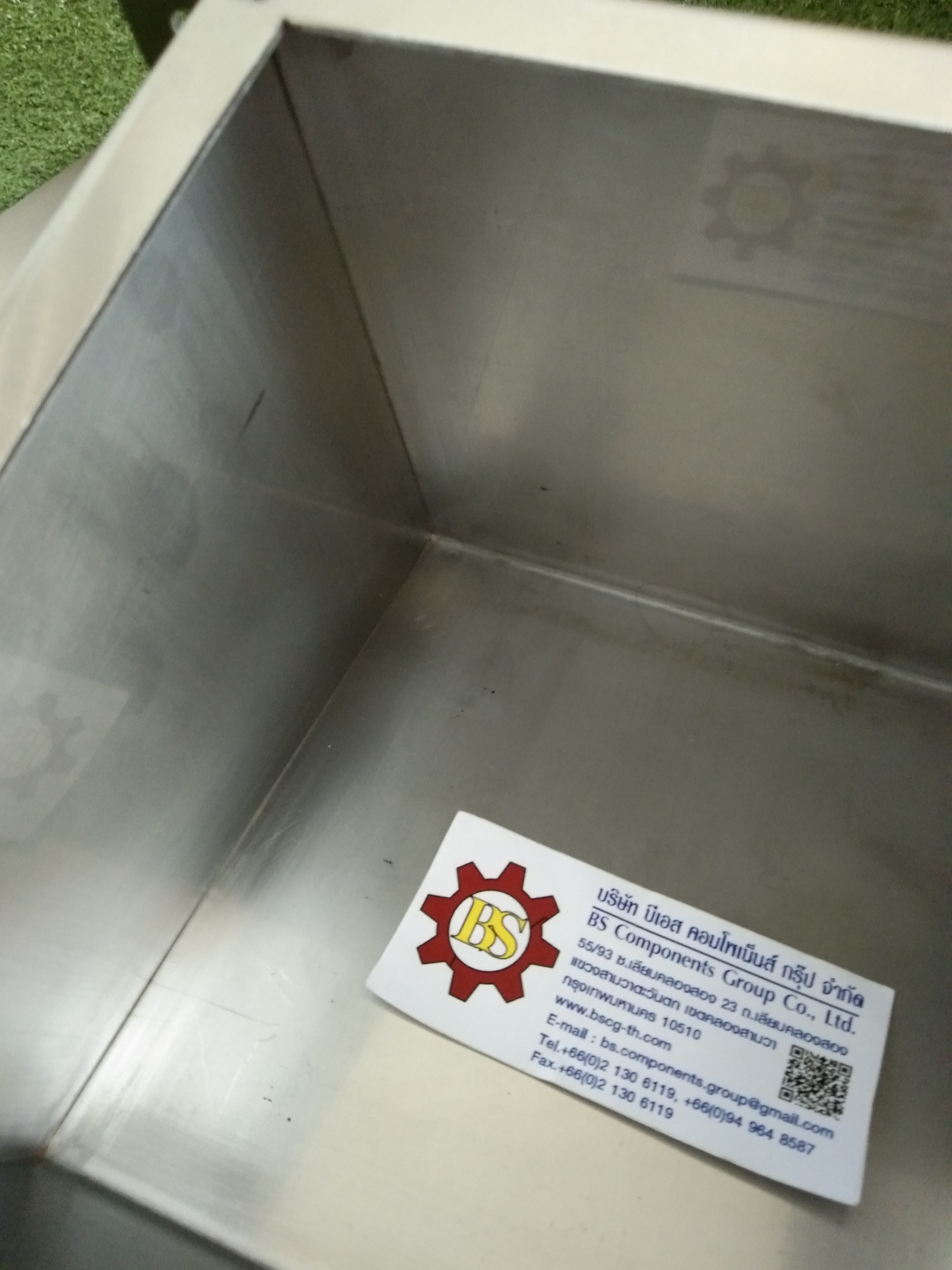 กล่องสแตนเลสด้านบนสโลป ขนาด W150xH150xD150mm.