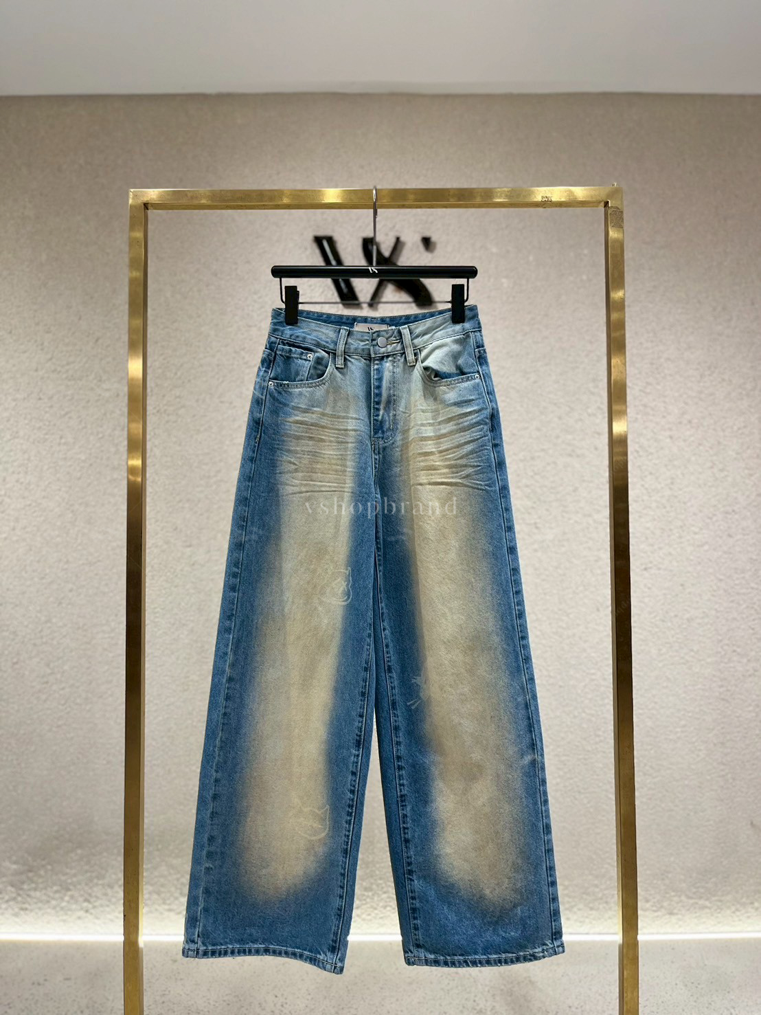 กางเกงยีนส์ขายาวฟอกสีสกรีนลาย