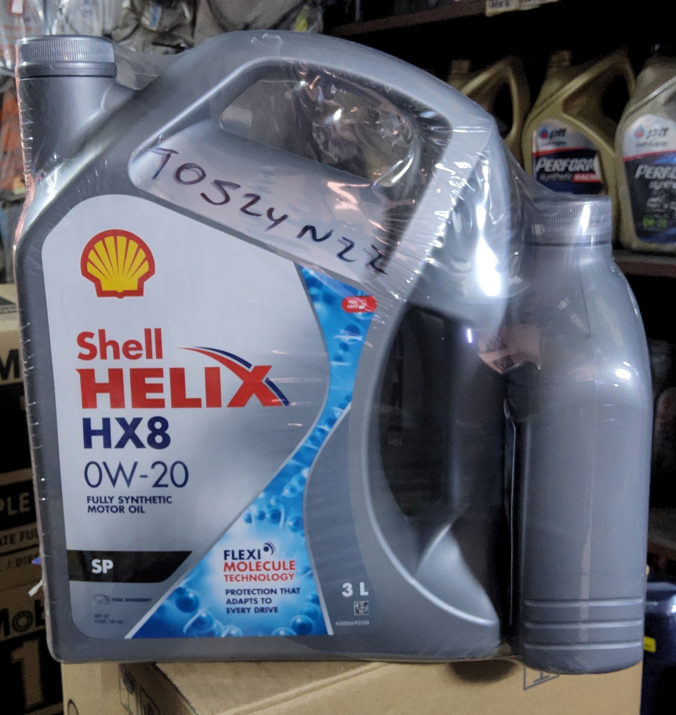 น้ำมันเครื่องเบนซิน SHELL Helix HX8 0w-20 สังเคราะห์ 100% ขนาด 3 + 1 = 4 ลิตร
