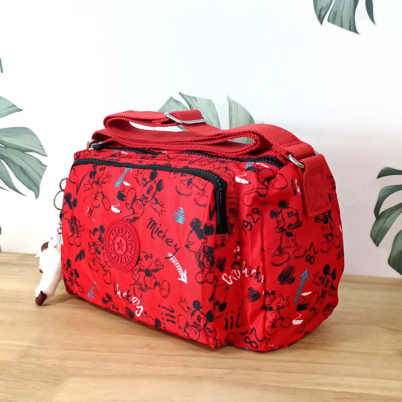 กระเป๋าสะพายคิปลิงค์จุของได้เยอะใช้ได้ทั้งหญิงชาย KIPLING RETH CROSSBODY BAG