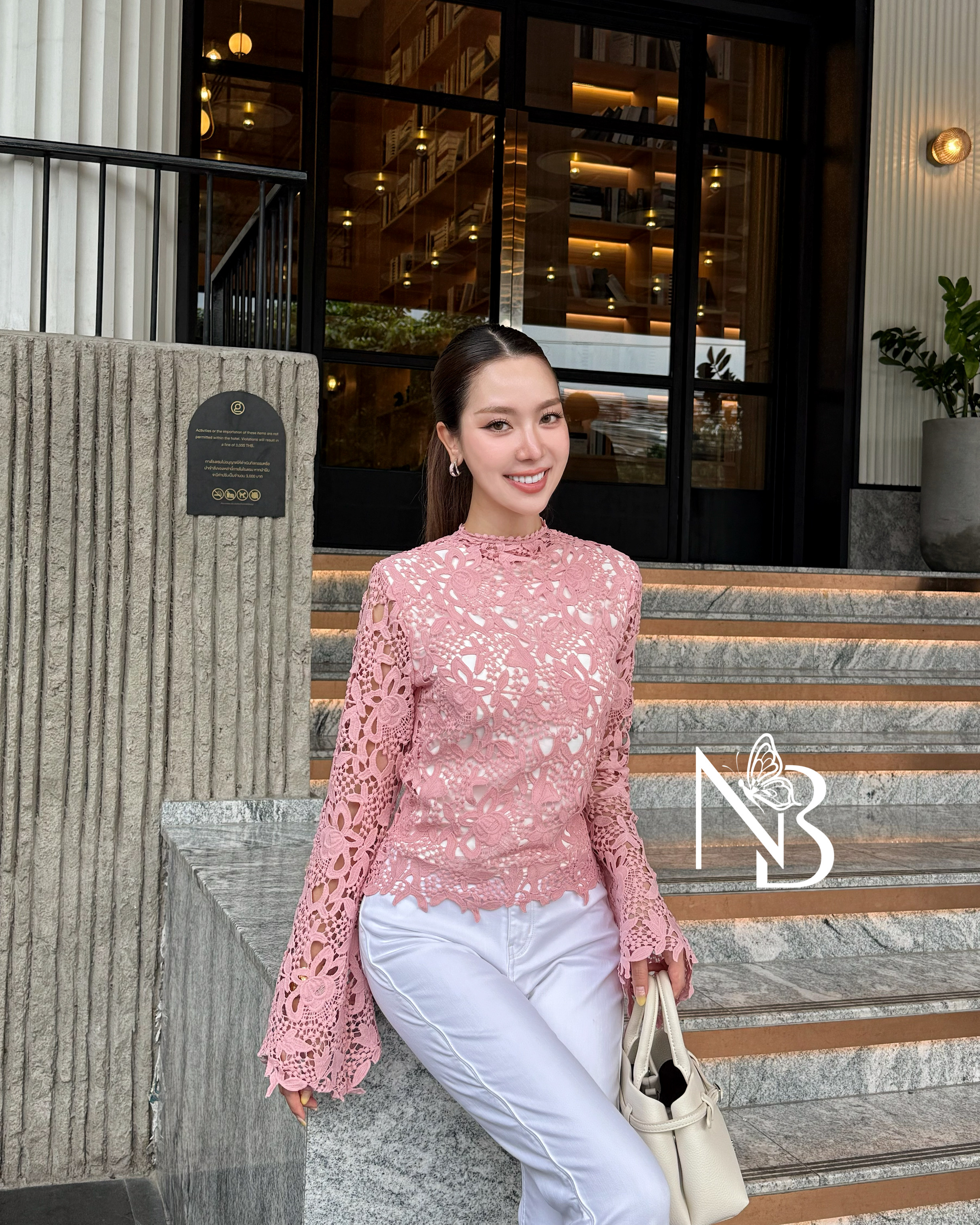 Label :: #NABIBRAND Code :: C-0022 Detail :: เสื้อลูกไม้ทรงคอเต่าแขนยาวแบบบานออก ชายระบาย มีซับในผ้าคอตตอน มีฟองน้ำเสริม มาด้วยกัน 2 สี สีฟ้าและสีขาว ชุดเข้าพรรษา ทอดกฐิน งานบุญ งานวัด งานเทศกาลไทยต่างๆ ใครที่มีกระโปรงผ้าถุงที่บ้านอยู่แล้ว อยากได้แค่เสื้อ