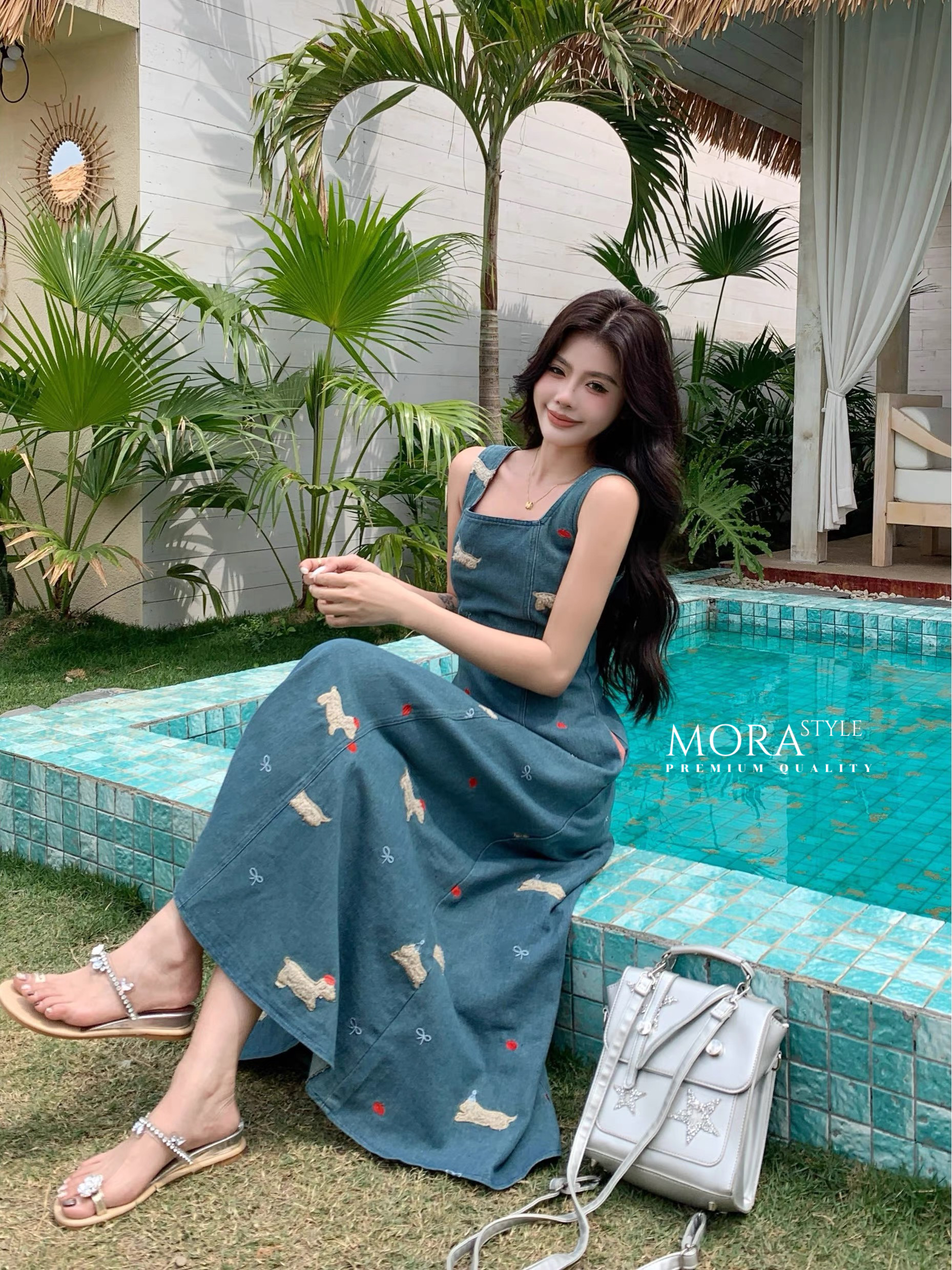 เดรสตัวยาว ปักขนฟูลายน่ารัก ผ้าดีใส่สบายทรงสวยเป๊ะใส่เที่ยวใส่ออกงานได้หมดเลยค่ะ เป็นอีกรุ่นที่ต้องมีติดตู้นะคะ