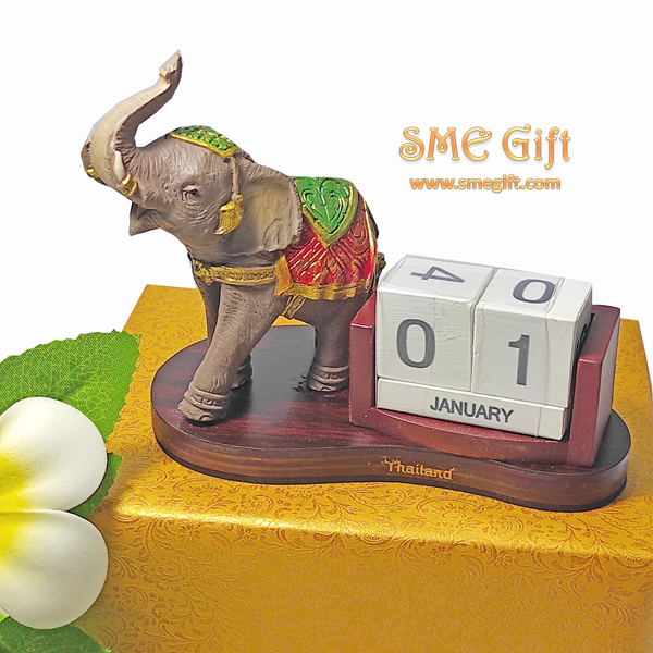 ช้างคาเลนดาร์ ช้างชูคอ พร้อมกล่องและถุงไหมแก้วสีทอง EC02 ชิ้น