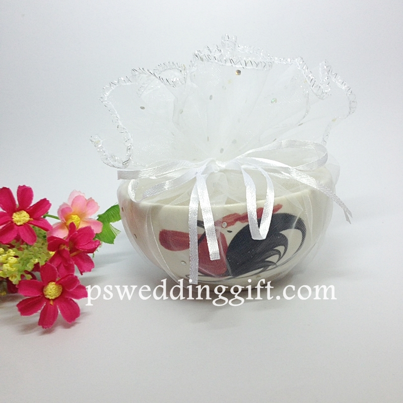 ชามซุปลายไก่ หลังเป็นใบไม้ ขนาด 4.3 นิ้ว แพ็คถุงผ้า พร้อมป้ายชื่อ