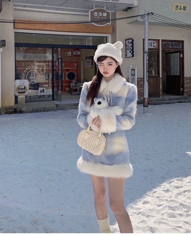 Set2 ชิ้น เสื้อแต่งขนเฟอร์สีหวานน่ารักมาก+กระโปรงเข้าชุด ใครไปต่างประเทศขึ้นเครื่อง สวย ปัง ถ่ายรูปน่ารักสุดๆๆ ตัวนี้แนะนำใส่แล้วไม่มีตกเทรนเลยค่ะ ลุคส์คุณหนูท่านหนึ่ง น่ารักฝุดๆๆ สวยมากๆๆๆ ต้องมีติดทริปเลยค่ะ