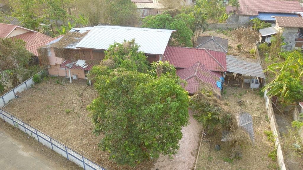 ด่วนขายบ้านพร้อมที่ดิน 1 ไร่ราคาถูกที่สุดพร้อมเข้าอยู่ใกล้ถนนใหญ่ 350 เมตร ใกล้ธนาคารออมสินเด่นชัย 528 เมตร