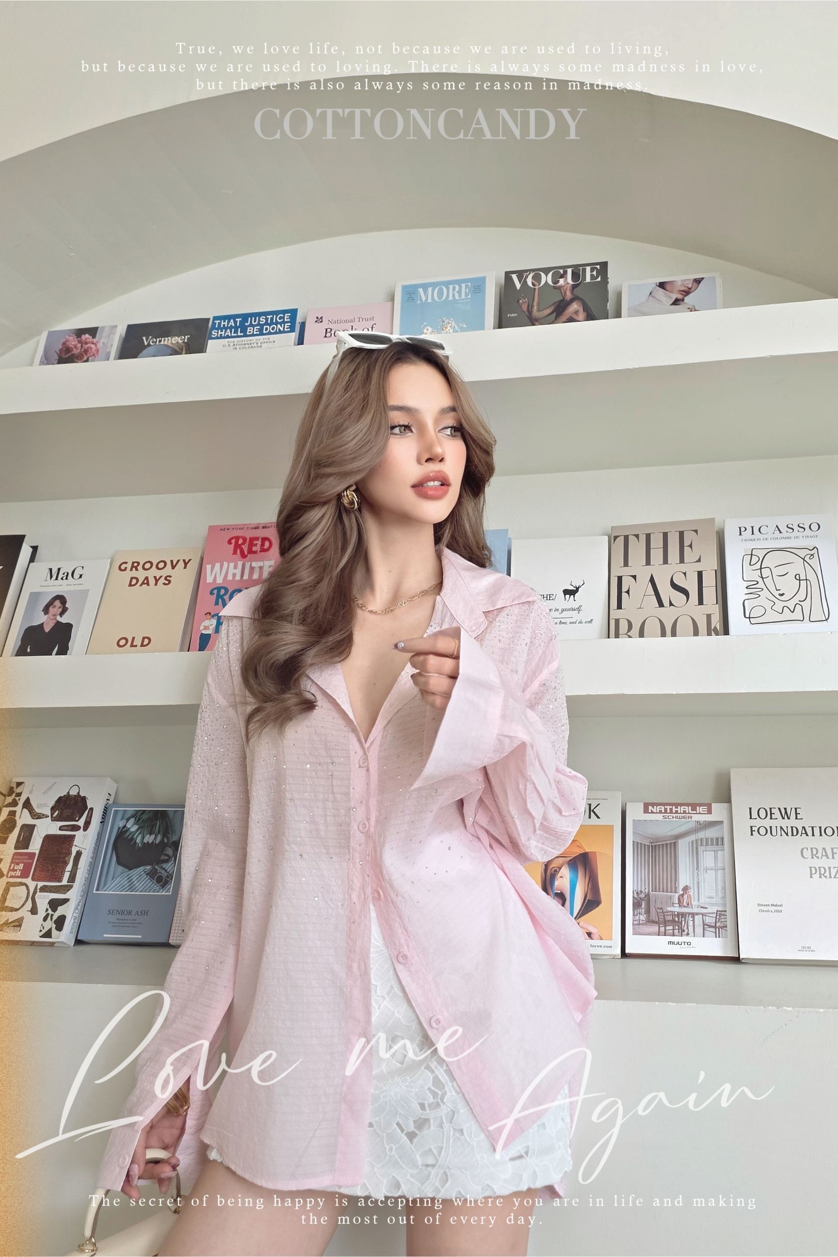 Tag#cottoncandy อร้ายยยยย เสื้อเชิ๊ตทรงoversize รุ่นนี้งานเกรดพรีเมี่ยมเกรดส่งออกเกาหลีคร่าาา ผ้าเนื้อดีใส่สบาย ดีเทลแต่งชวารอฟกี้ บลิ้งๆวิ้งๆวิบวับ งานดีเทลดีมากๆ