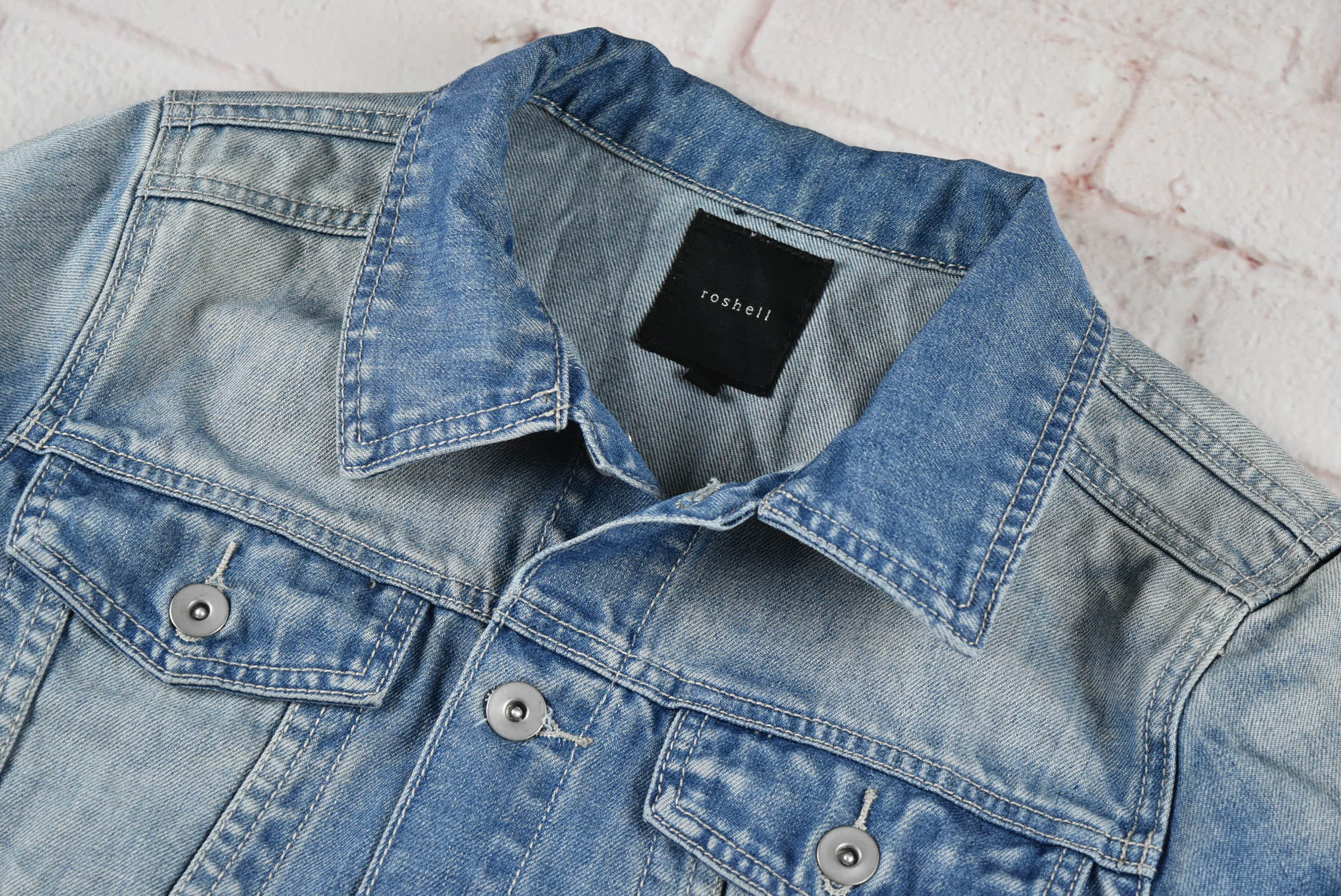 Roshell อกจริง 37 ไซส์ M เสื้อแจ็คเก็ตยีนส์ แขนยาว ผู้หญิง สีฟอกซีด ทรงสวยใส่สบาย มีกระเป๋าข้างเป๋าใน