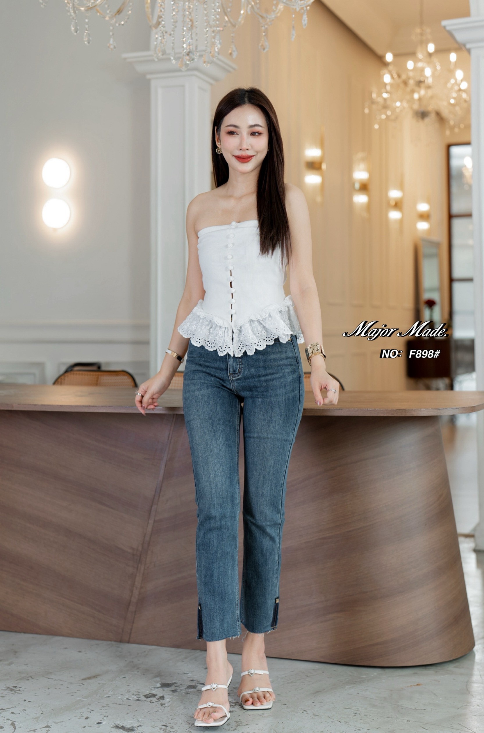 No. RGF898# 💋 กางเกงยีนส์ขา8ส่วน ทรงขาตรง เอวสูงงง ผ้ายีนส์ยืดเนื้อดีมาก นิ่มสุดๆ ฟอกสีสวย ดีเทลช่วง ปลายขา2 ข้างสวยเก๋ ใส่น่ารักจริงๆ ใส่ชิลล์ในวันสบายสบาย ผ้าไม่รัดอึดอัด ตัวนี้ใส่ได้ตลอด ควรมีติดตู้กันนะคะ