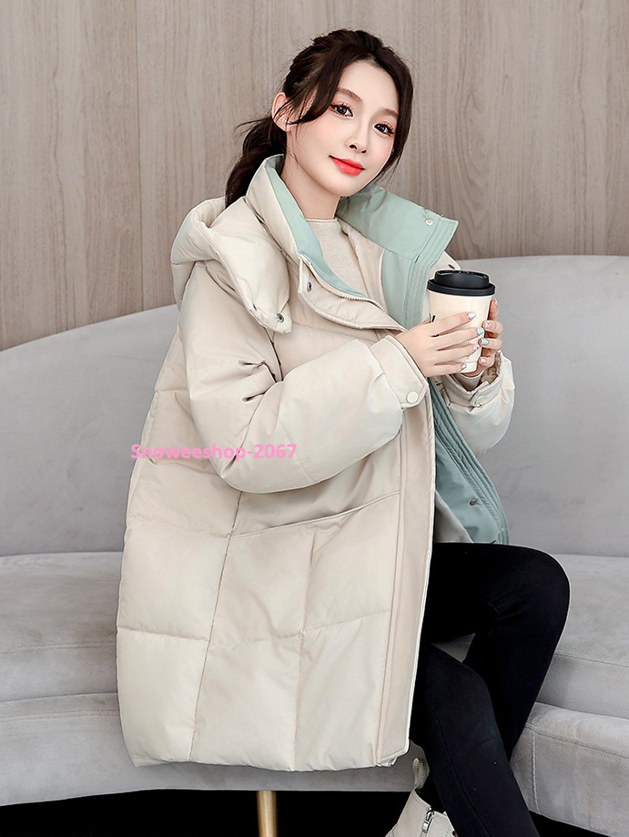 แจ็คเก็ตดาวน์ผู้หญิงทรงโอเวอร์ไซส์ ใส่แล้วชิคเหมือนเดินเล่นปารีส อุ่น กันลม กันหนาว ได้ครบ ทรงหลวมใส่สบาย ไม่อึดอัด แต่ยังดูเพรียวเก๋ มี 4 สีสุดคลาสสิค ใส่แล้วดูแพงทุกเฉด หลายไซส์ให้เลือก ไม่ว่าหุ่นไหนก็ใส่ได้ ใส่เที่ยวญี่ปุ่น เกาหลี ยุโรป ได้ฟีล Fashion