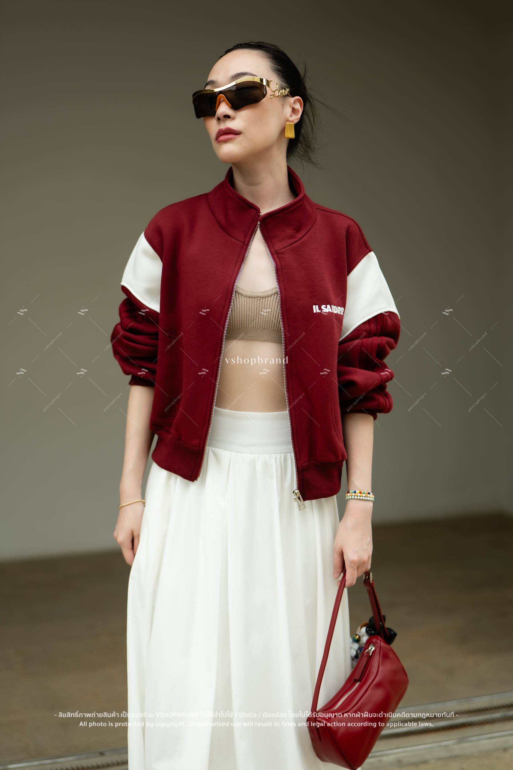 แจ็คเก็ตแถบแขนปัก ILSANDRR #vshopbrand #vshop #เสื้อกันหนาว #คาดิแกน #เสื้อคลุม #เสื้อแขนยาว #croptop #streetwear #streetstyle #hoodiejacket #เสื้อเบสบอล #เแจ็คเก็ต #jacket #ยีนส์ #denim #shirt #เชิ้ตยีนส์