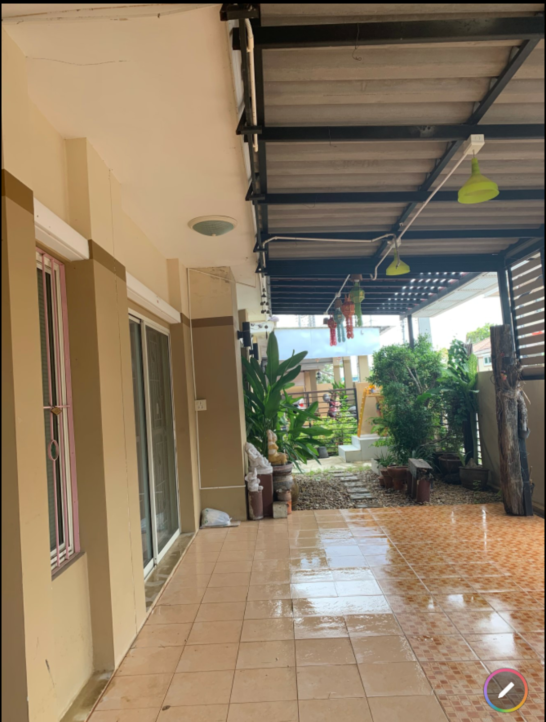 ขายบ้านสวยอ.เมืองราชบุรี ราคาถูกพร้อมเข้าอยู่ เฟอร์นิเจอร์ครบครัน 2 ห้องนอน 2 ห้องนํ้า หมู่บ้านชีวาใกล้โตโยต้าลิสซิง 959 เมตรสยามนิสสัน 1.2 กมบิ๊กซี 2.3 กม.