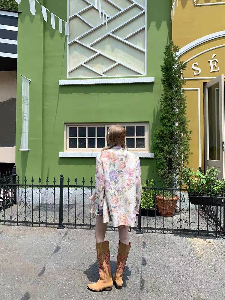 เสื้อสูทตัวยาว ลายดอกไม้ สีสันสดใส งานเกรดพรีเมี่ยม มีซับในอย่างดีค่ะ