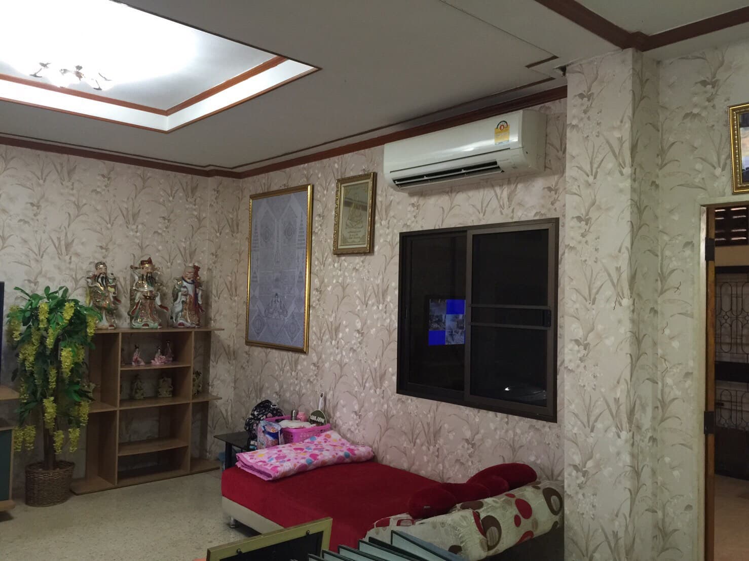 ขายอาคารพาณิชย์อำเภอท่าวุ้ง ราคาถูก 4 ห้อง 2 ชั้นครึ่ง ถนนลพบุรี-สิงห์บุรี ที่จอดรถสะดวกเหมาะแก่การลงทุนทำธุรกิจ (ราคาต่อรองได้)