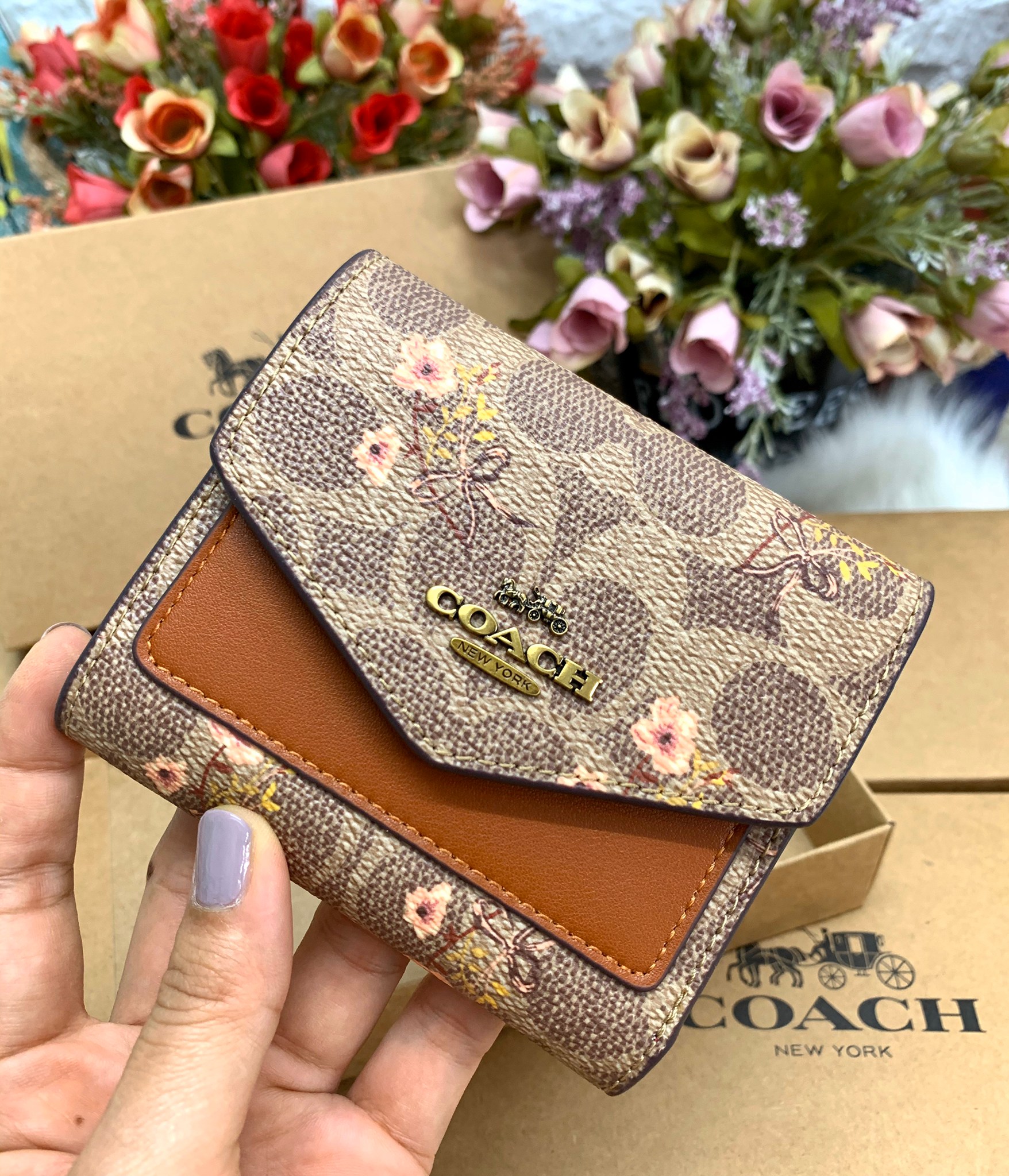COACH SHOT WALLET BAG กระเป๋าสตางค์ลายดอกไม้แบรนด์เนมแท้โค้ช เรียบหรูดูแพง -สีน้ำตาลลายC