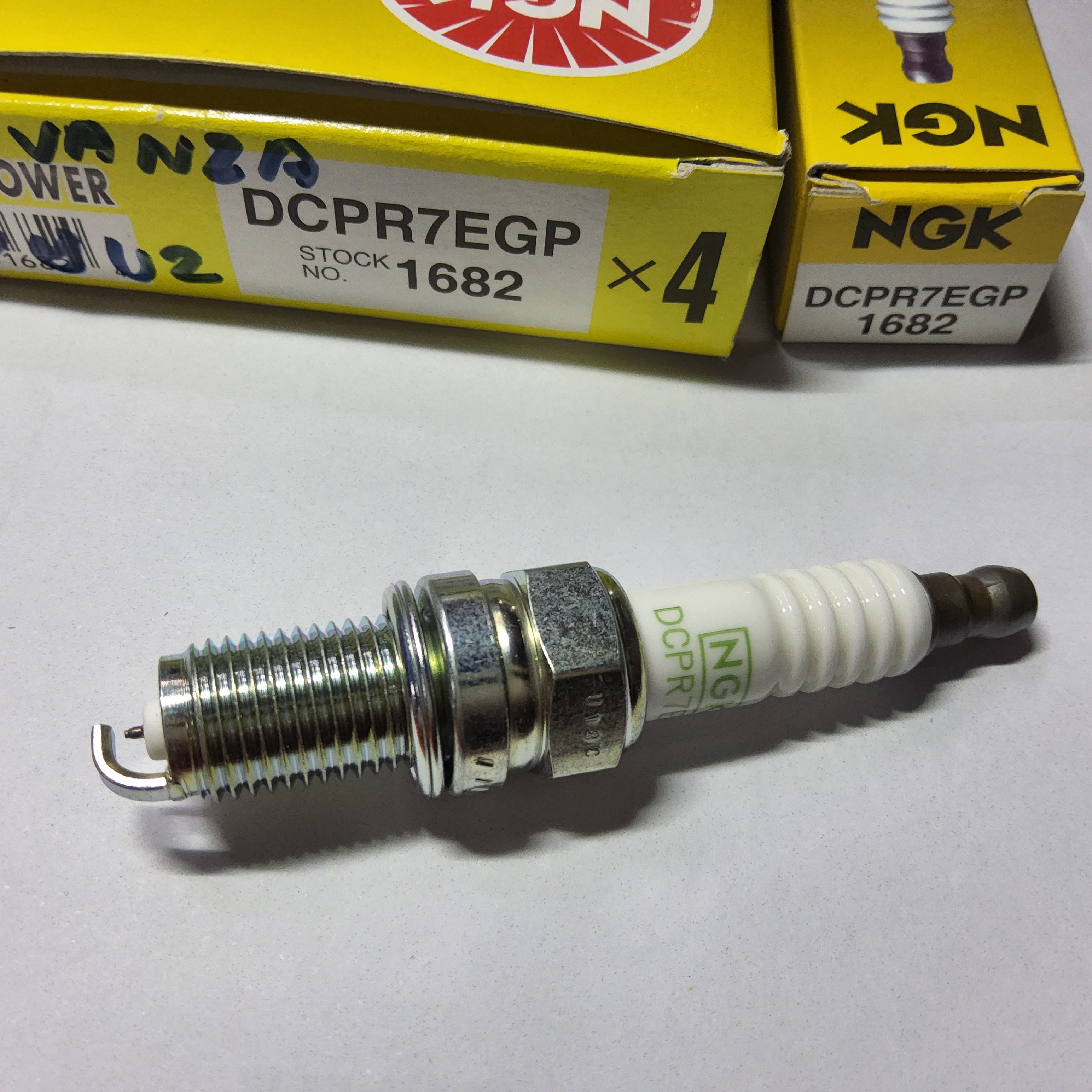 หัวเทียน NGK G-POWER ( DCPR7EGP ) PLATINUM เกลียวยาว บ็อก NO 16 TOYOTA AVANSA , SUZUKI SWIFT 1.2ราคาตัวละ [ ระยะการใช้งาน 50000 กม. ]
