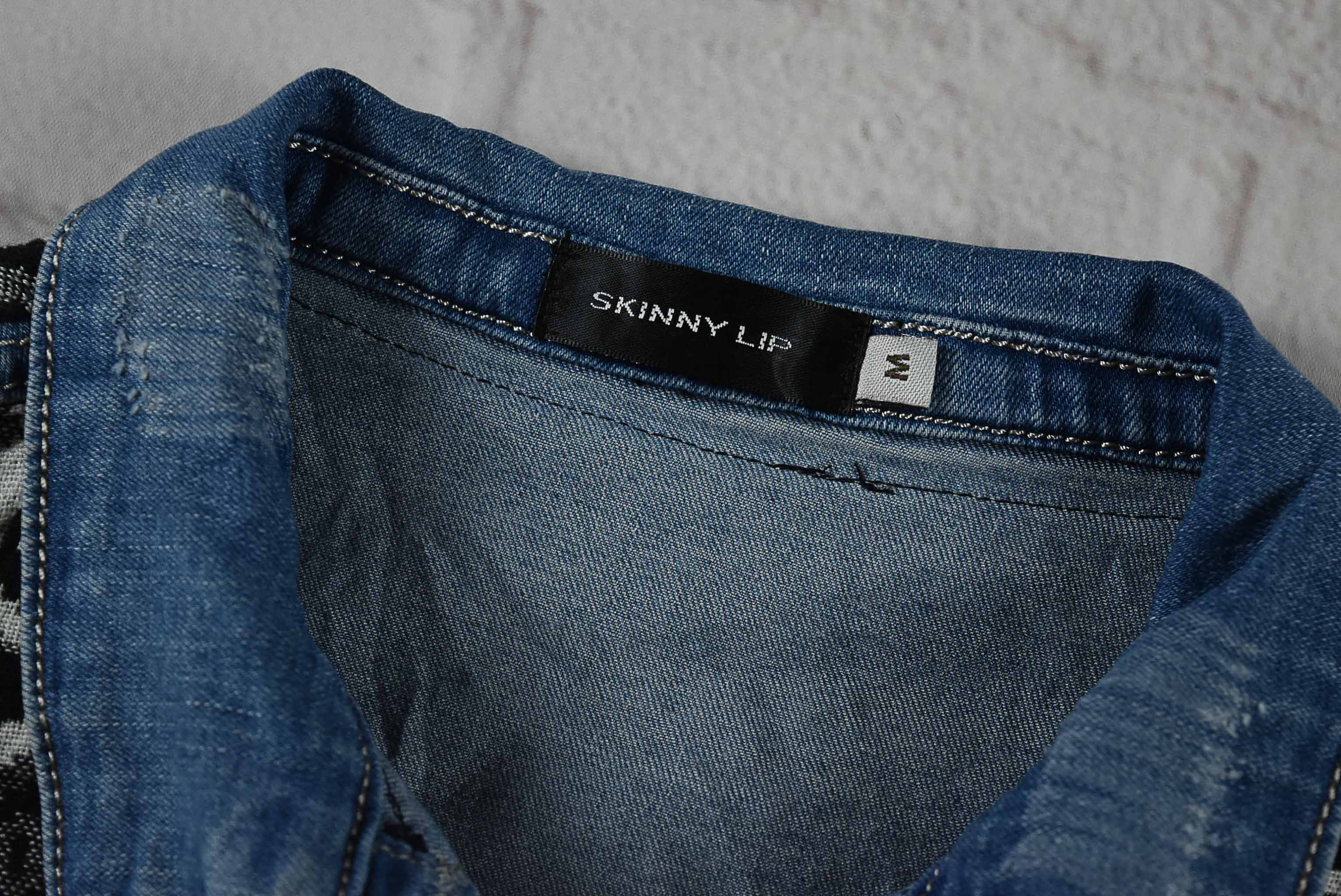 SKINNY LIP อกจริง 28 ไซส์ 120 เสื้อแจ็คเก็ตยีนส์ แขนยาว เด็กชายหญิง สีฟอกซีด เนื้อผ้านุ่ม สภาพดีมาก ผ้ายืด มีกระเป๋าข้าง