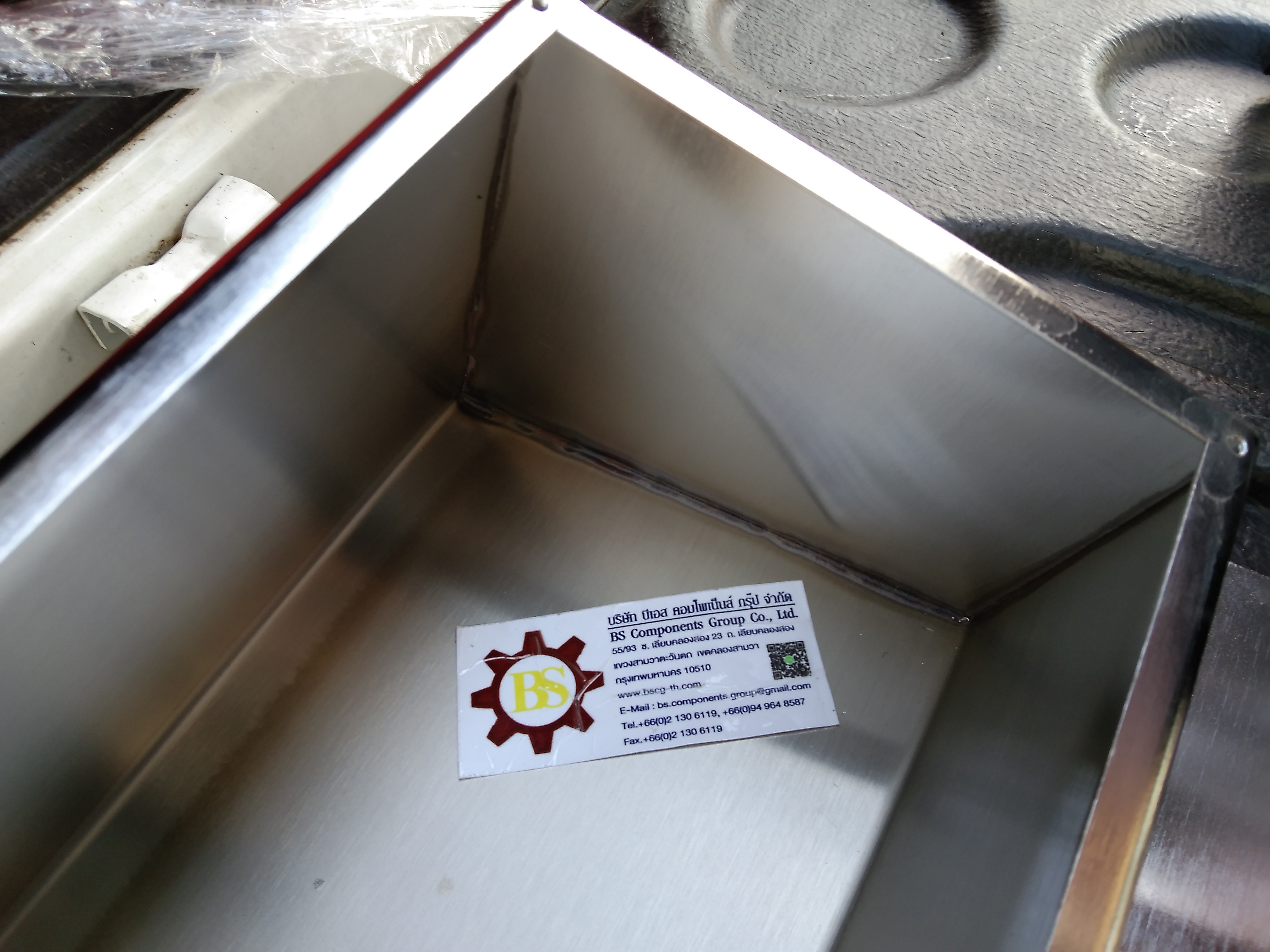 กล่องสแตนเลสด้านบนสโลป POWER PLUGS (B) W800xH150xD150mm.