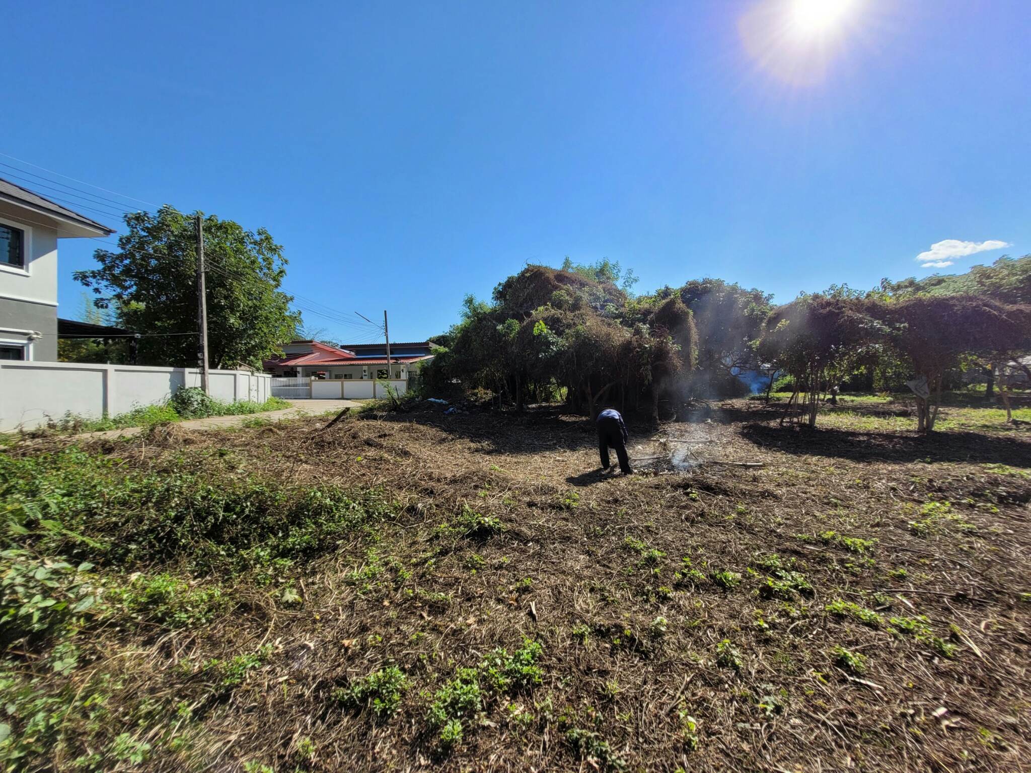 ขายที่ดินราคาถูก อ.เมืองลำปาง เจ้าของขายโดยตรง ใกล้โกบอลเฮ้าส์และเซเว่นสาขาปงแสนทองที่ดินสวยเหมาะทำธุรกิจบรรยากาศดีแบ่งขาย 3 ไร่ ติดต่อเจ้าของที่ 081-9525175 คุณอำนวย