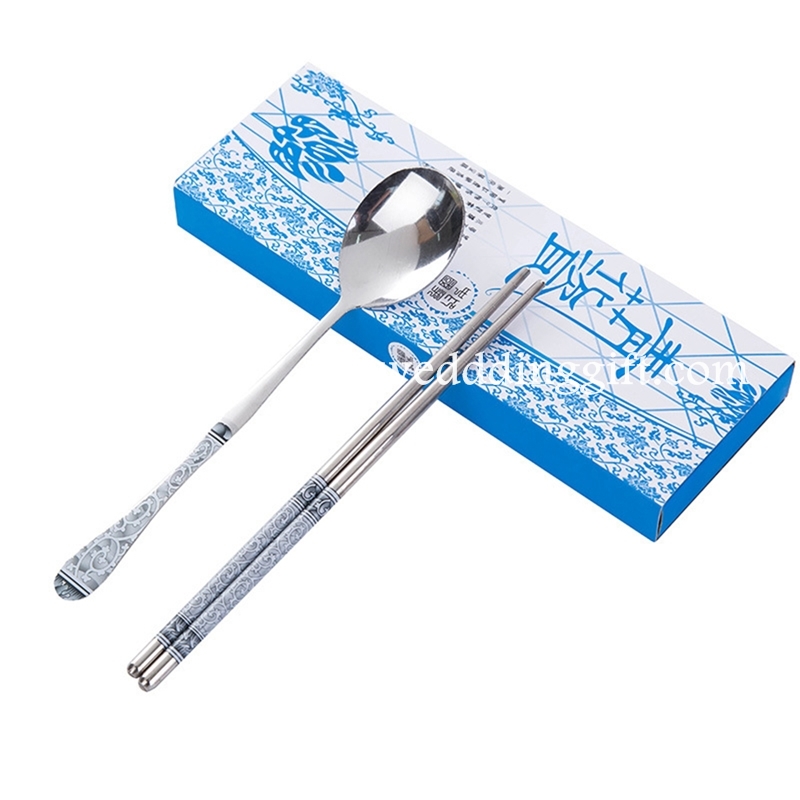 ช้อนตะเกียบ แพ็คกล่อฟ้าผูกโบว์ ฟรีป้ายชื่อ