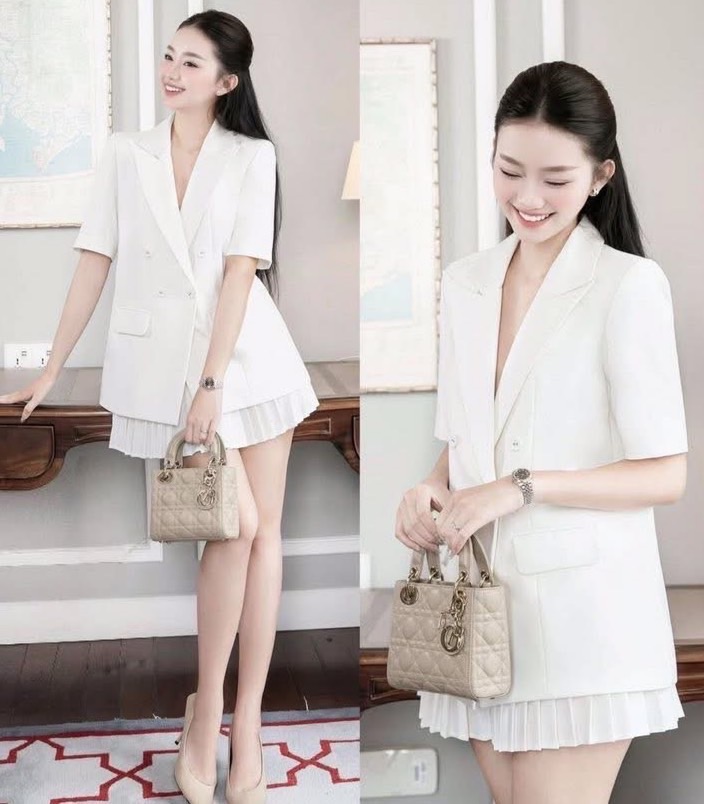 Label :: RAMI-PAPHA(รมิปภา) เสื้อแขนสั้น ปกคอเสื้อเก๋ๆ กระเป๋า/กระดุมหน้า ใช้งานได้จริง ไหล่มีฟองน้ำ ซับในอย่างดีทั้งตัว ++กระโปรงจีบเล็กรอบตัวเก๋มากๆคะ มีขาสั้นด้านใน **เนื้อผ้าสวมใส่สบาย